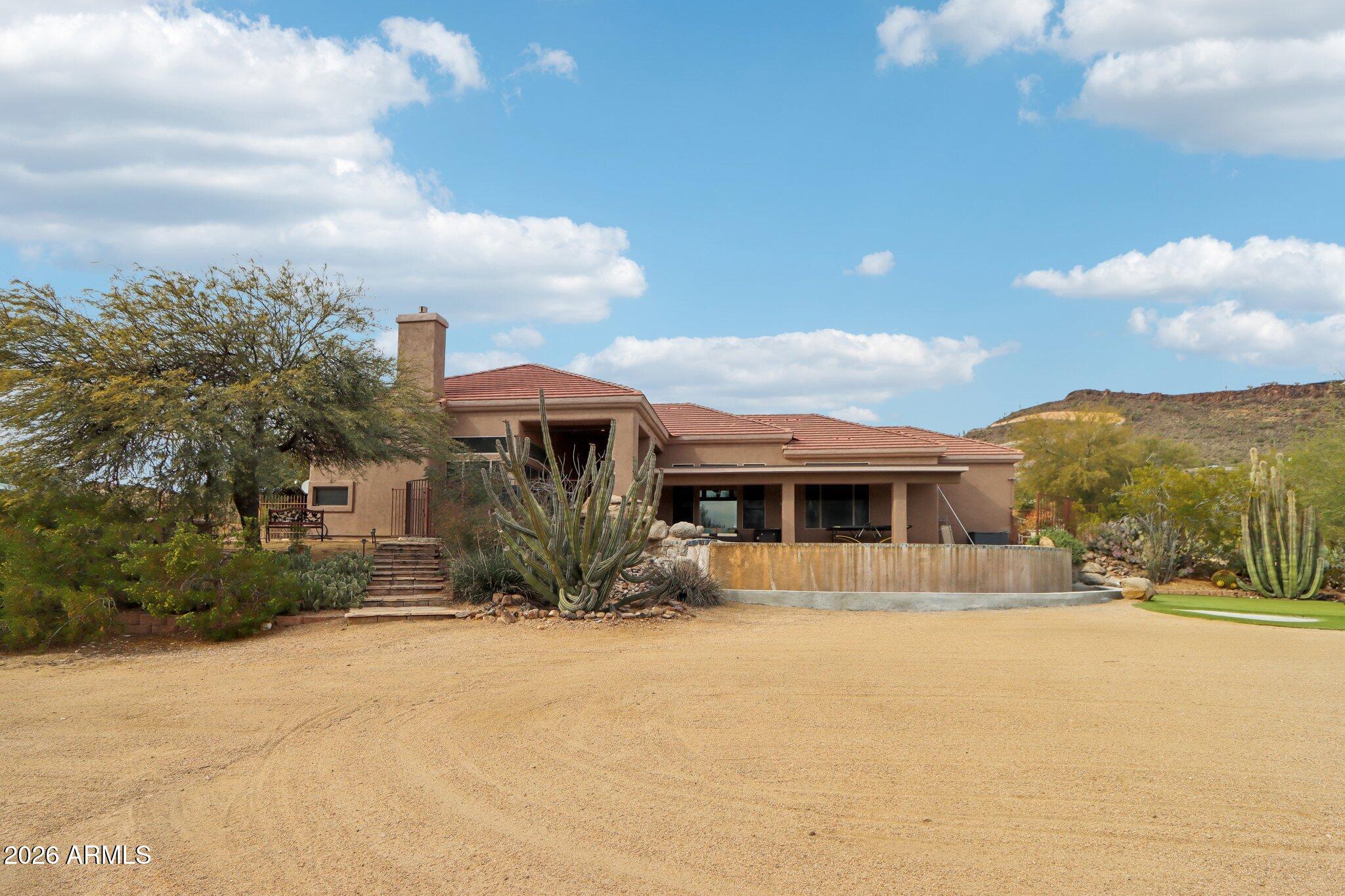 3019 W CARRIAGE Drive