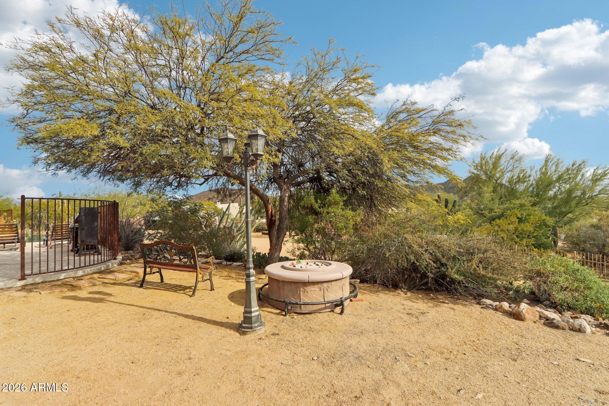 3019 W CARRIAGE Drive