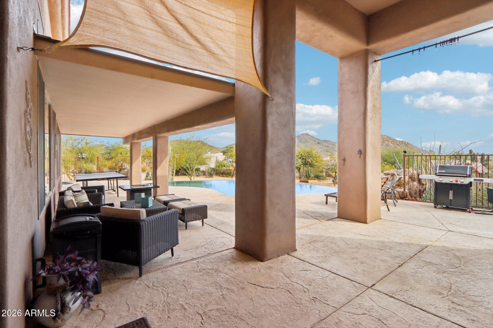 3019 W CARRIAGE Drive