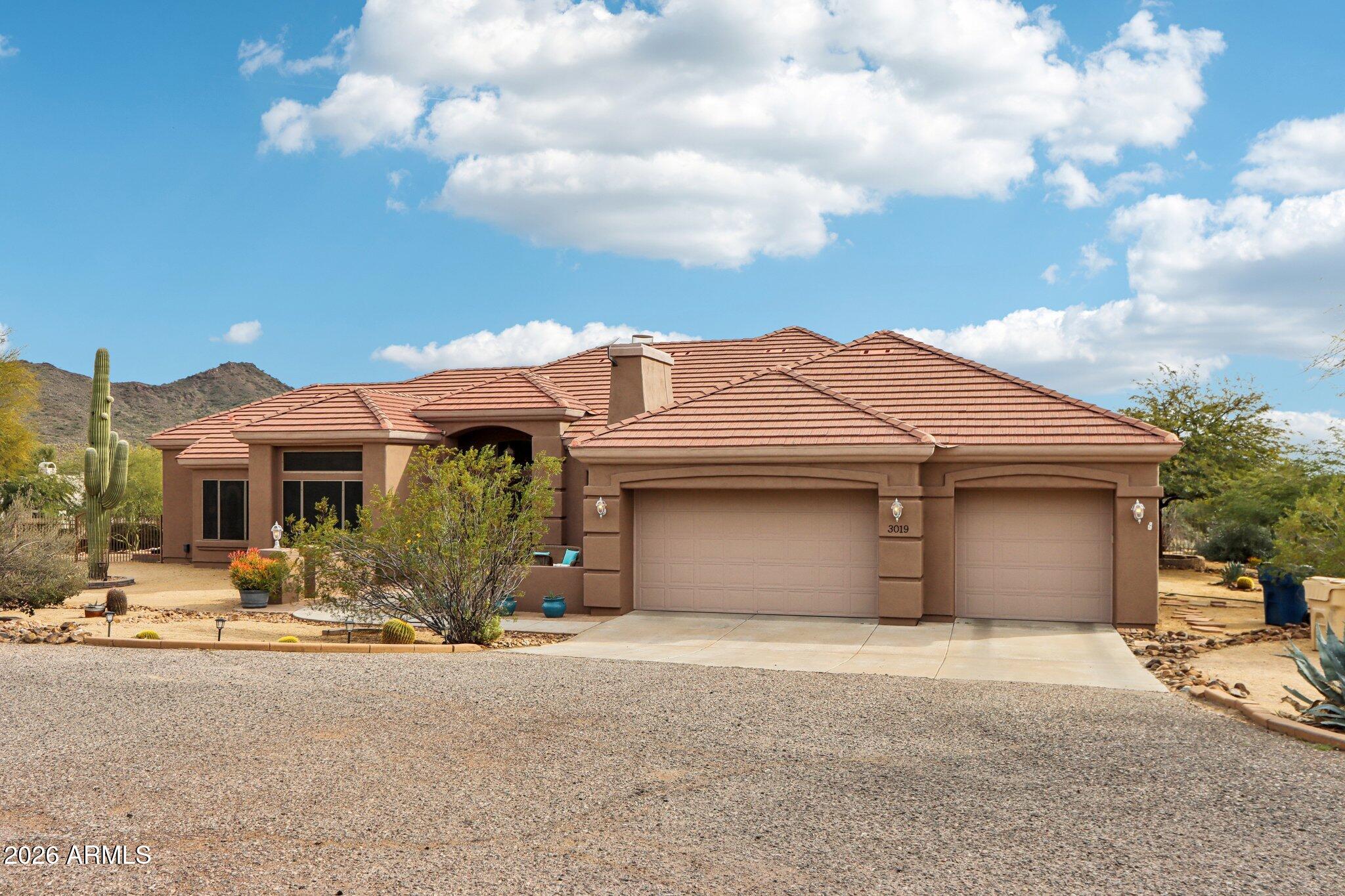 3019 W CARRIAGE Drive
