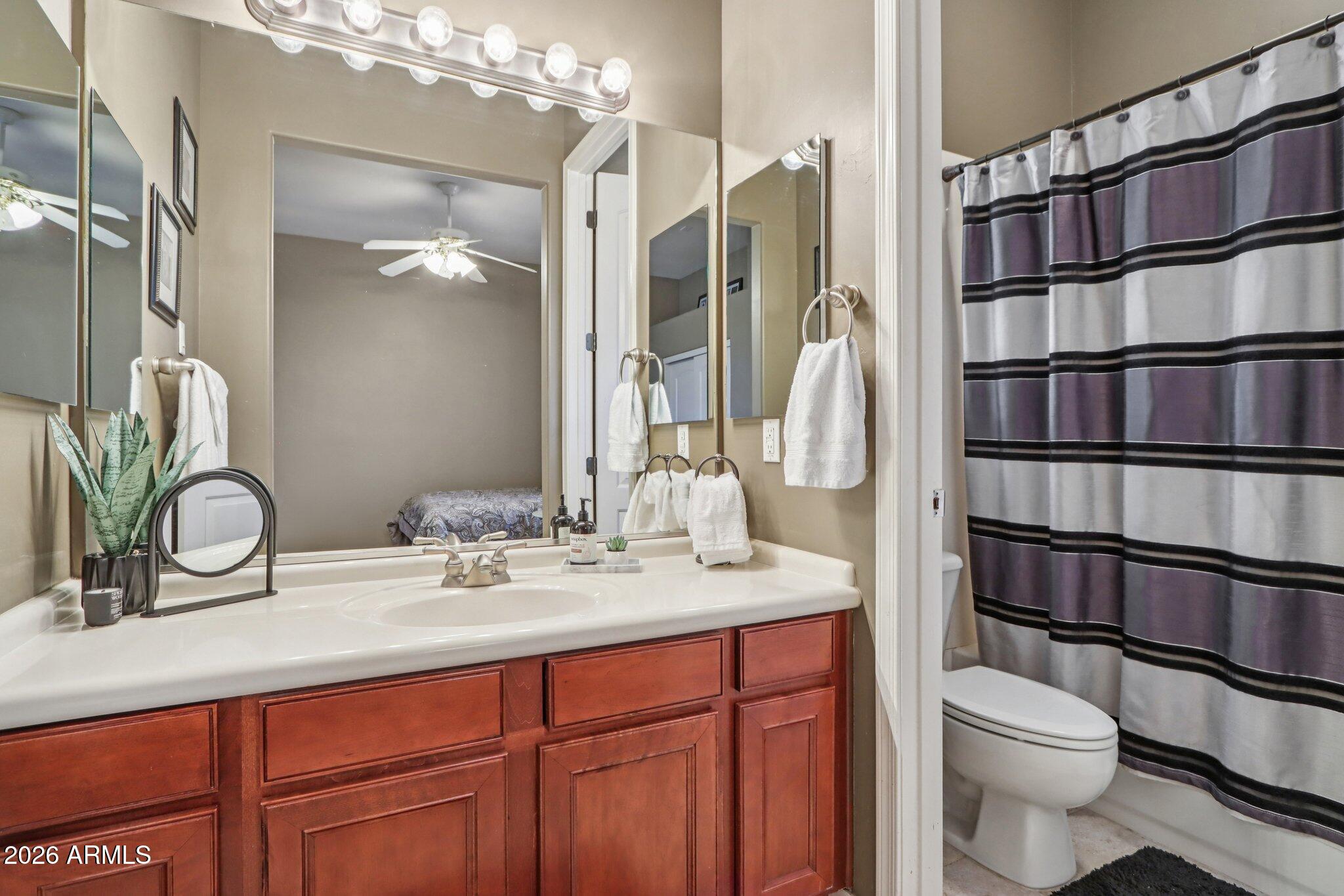 3019 W CARRIAGE Drive