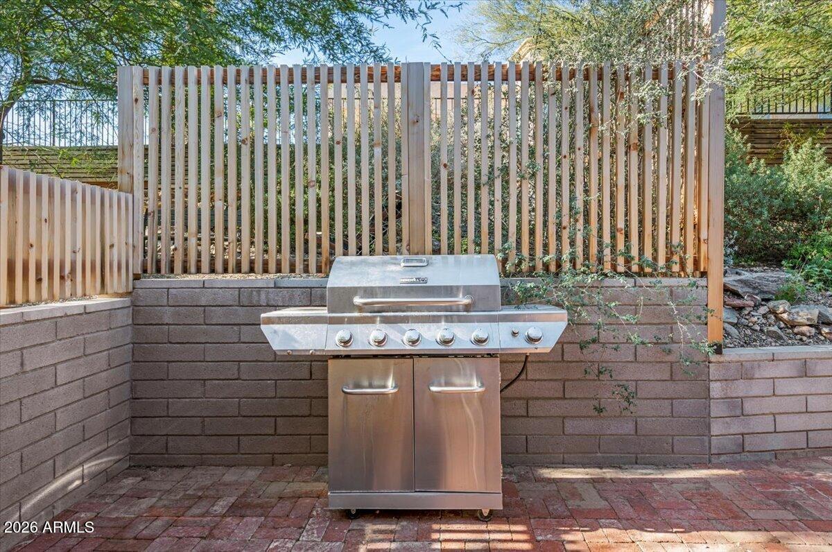 4035 E MCDONALD Drive