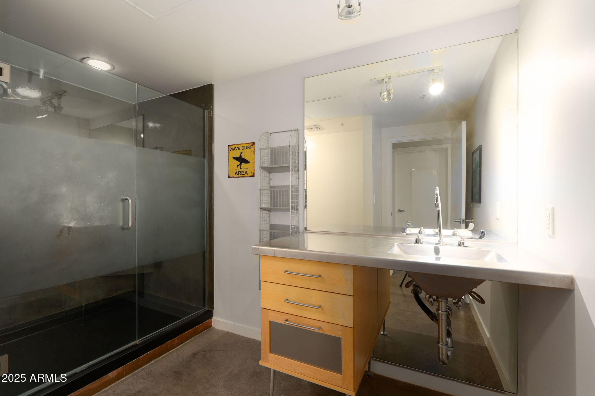 914 E OSBORN Road 202