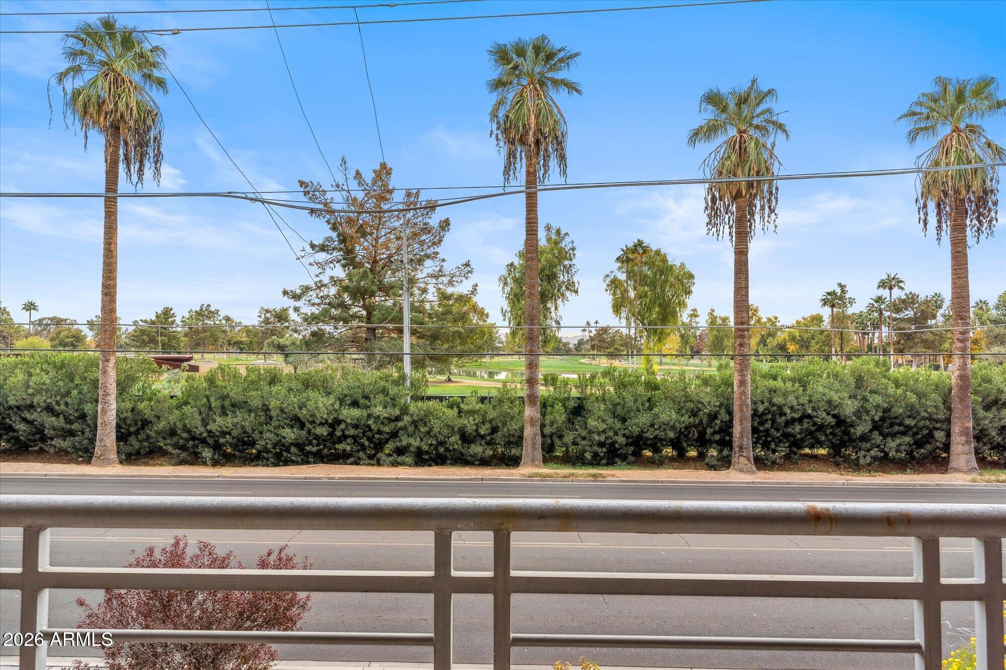 914 E OSBORN Road 202