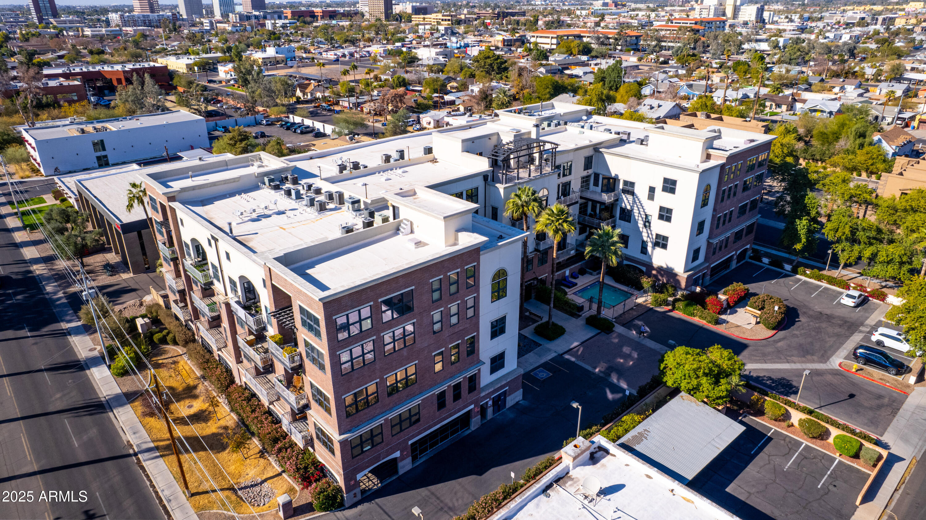 914 E OSBORN Road 202