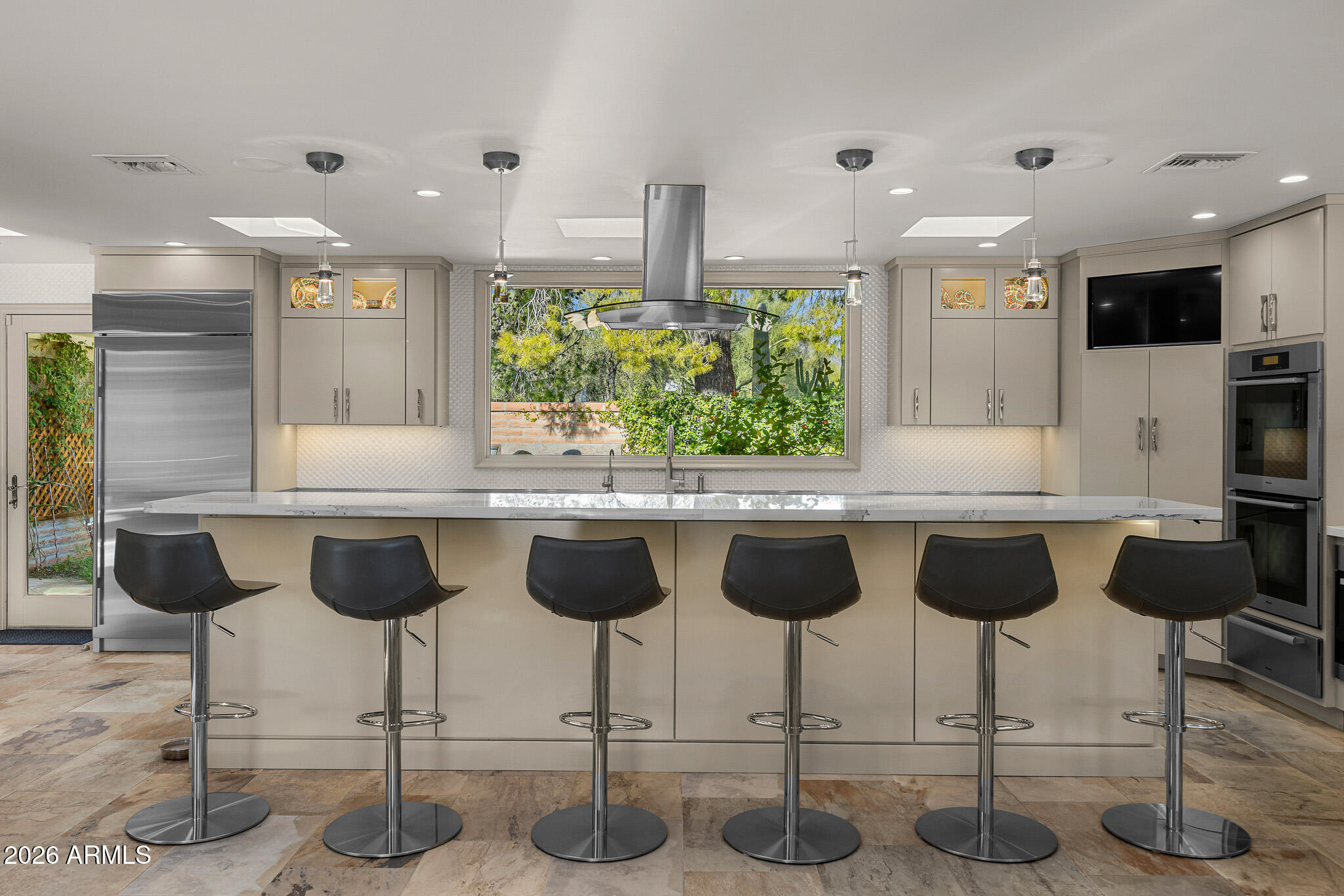 3921 E SAN MIGUEL Avenue