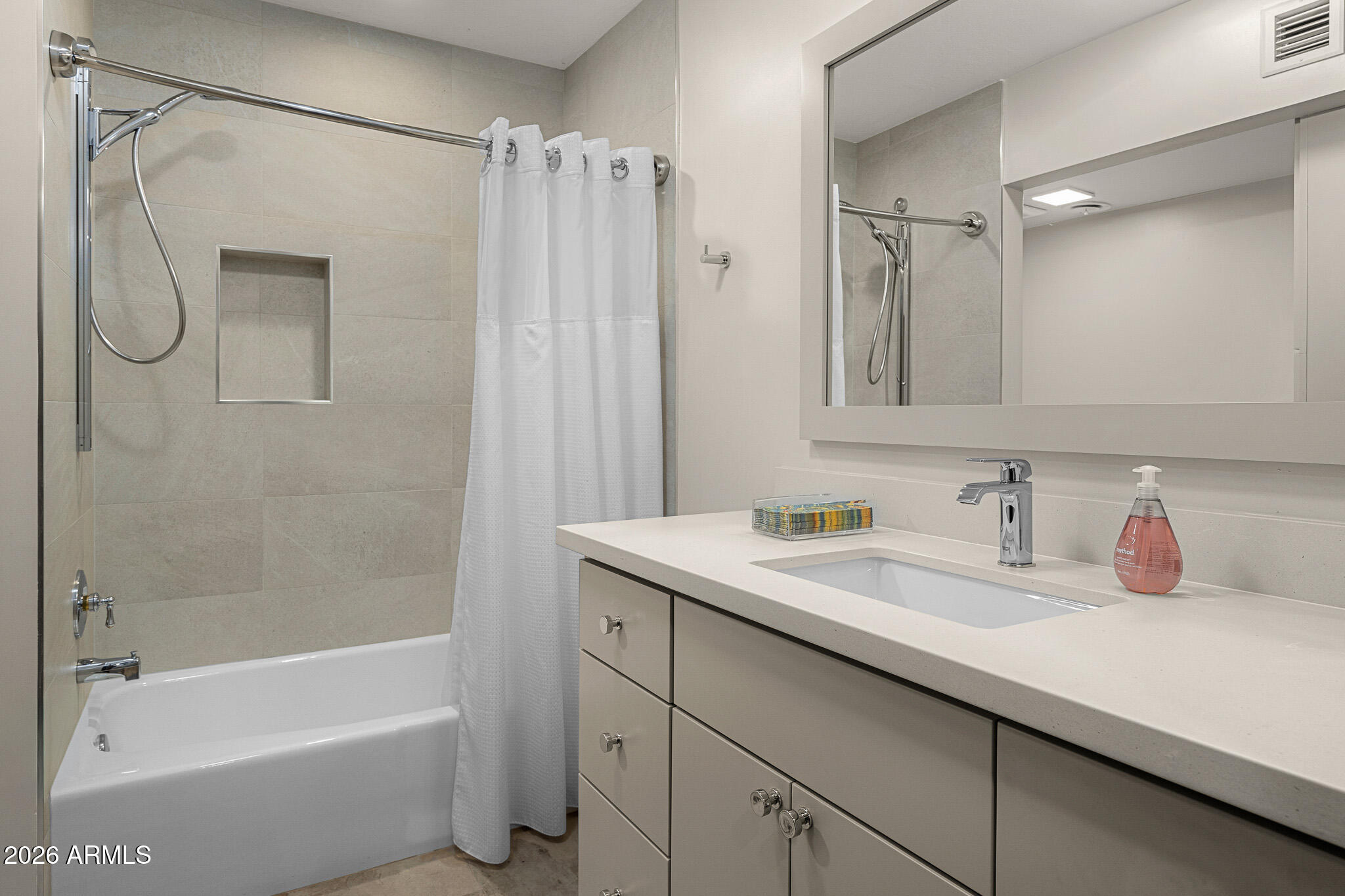 3921 E SAN MIGUEL Avenue