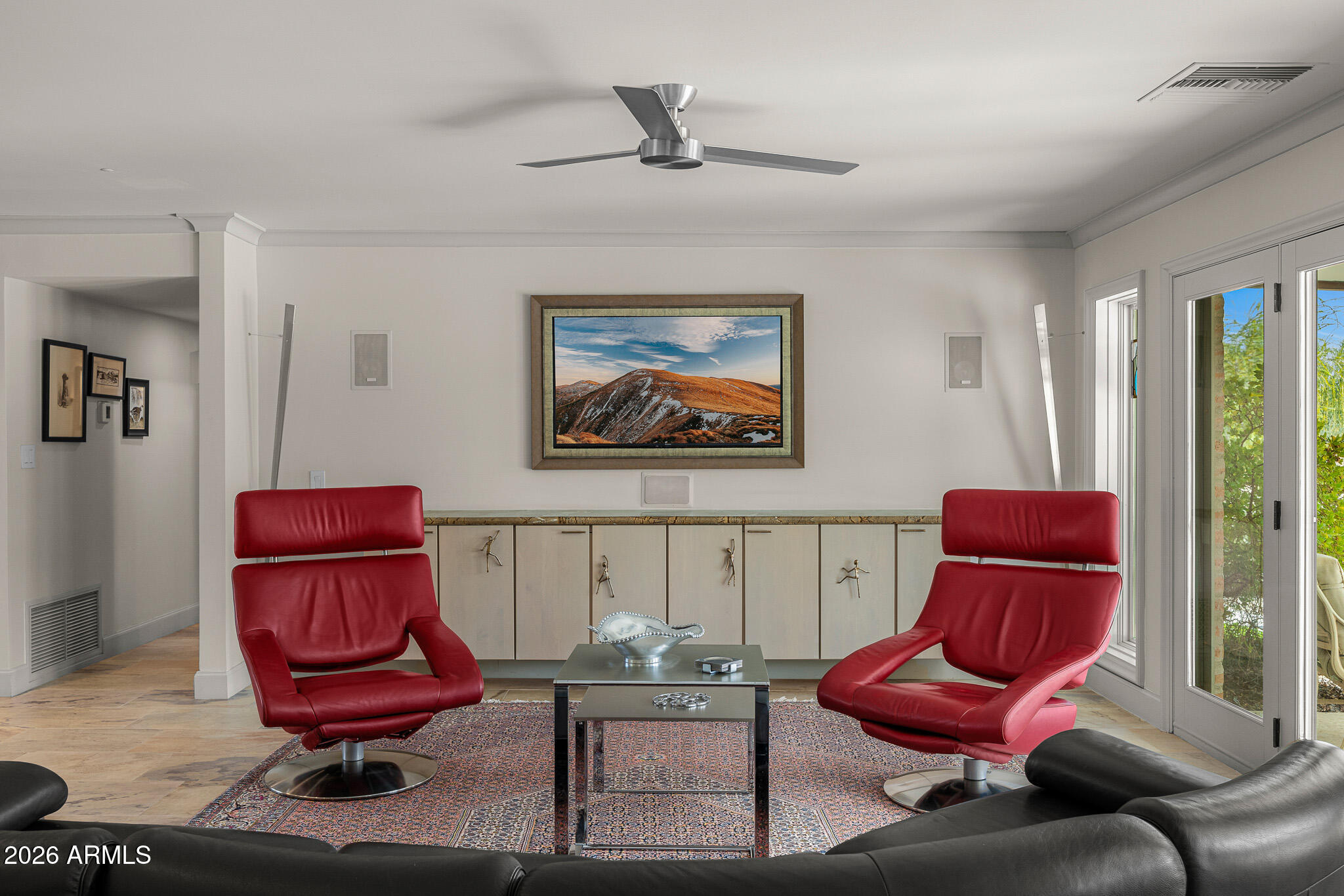 3921 E SAN MIGUEL Avenue