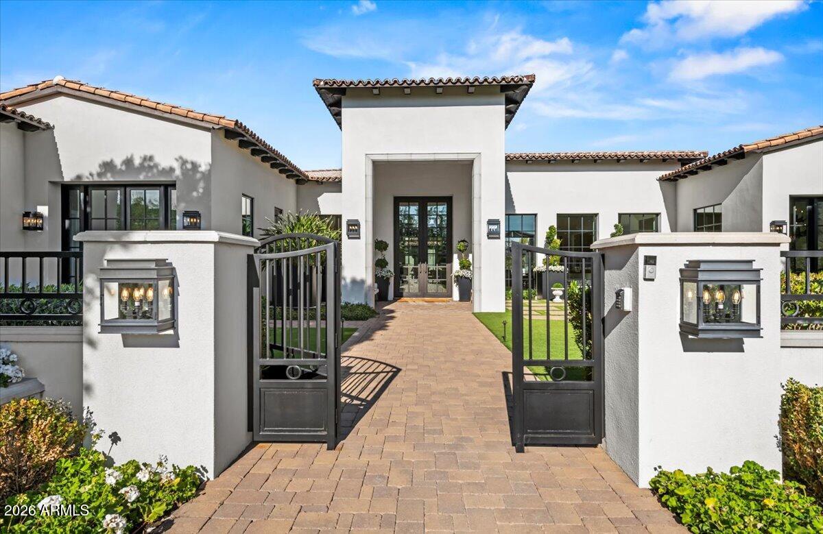 5022 E ORCHID Lane