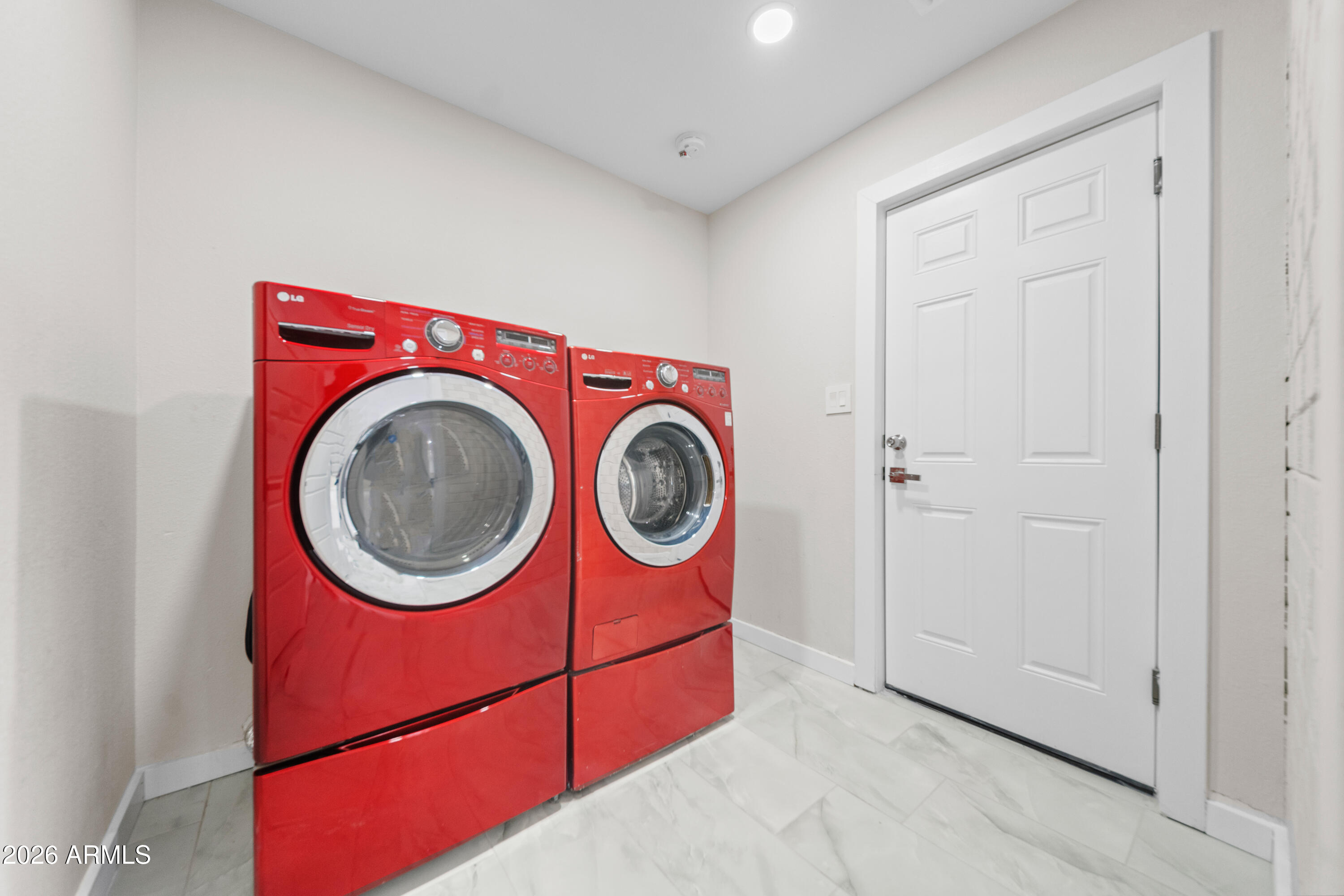 8202 E WHITTON Avenue