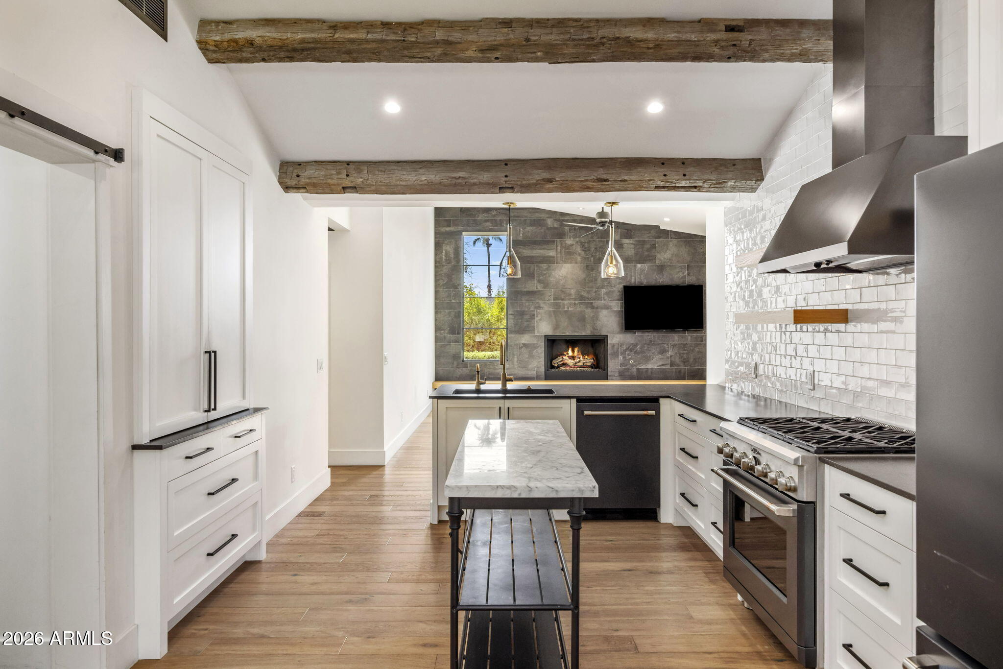 3727 E CLARENDON Avenue