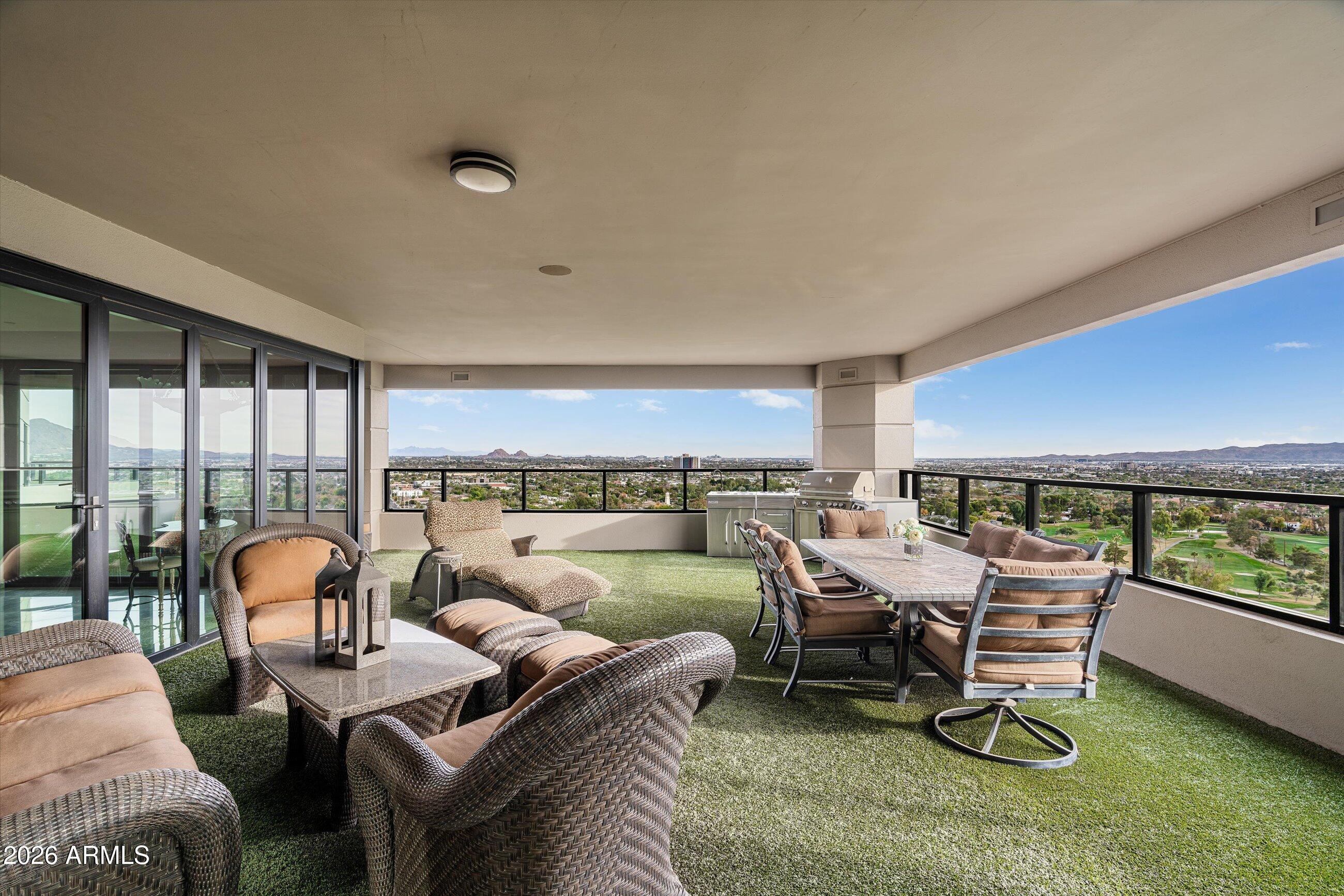 1040 E OSBORN Road 1902