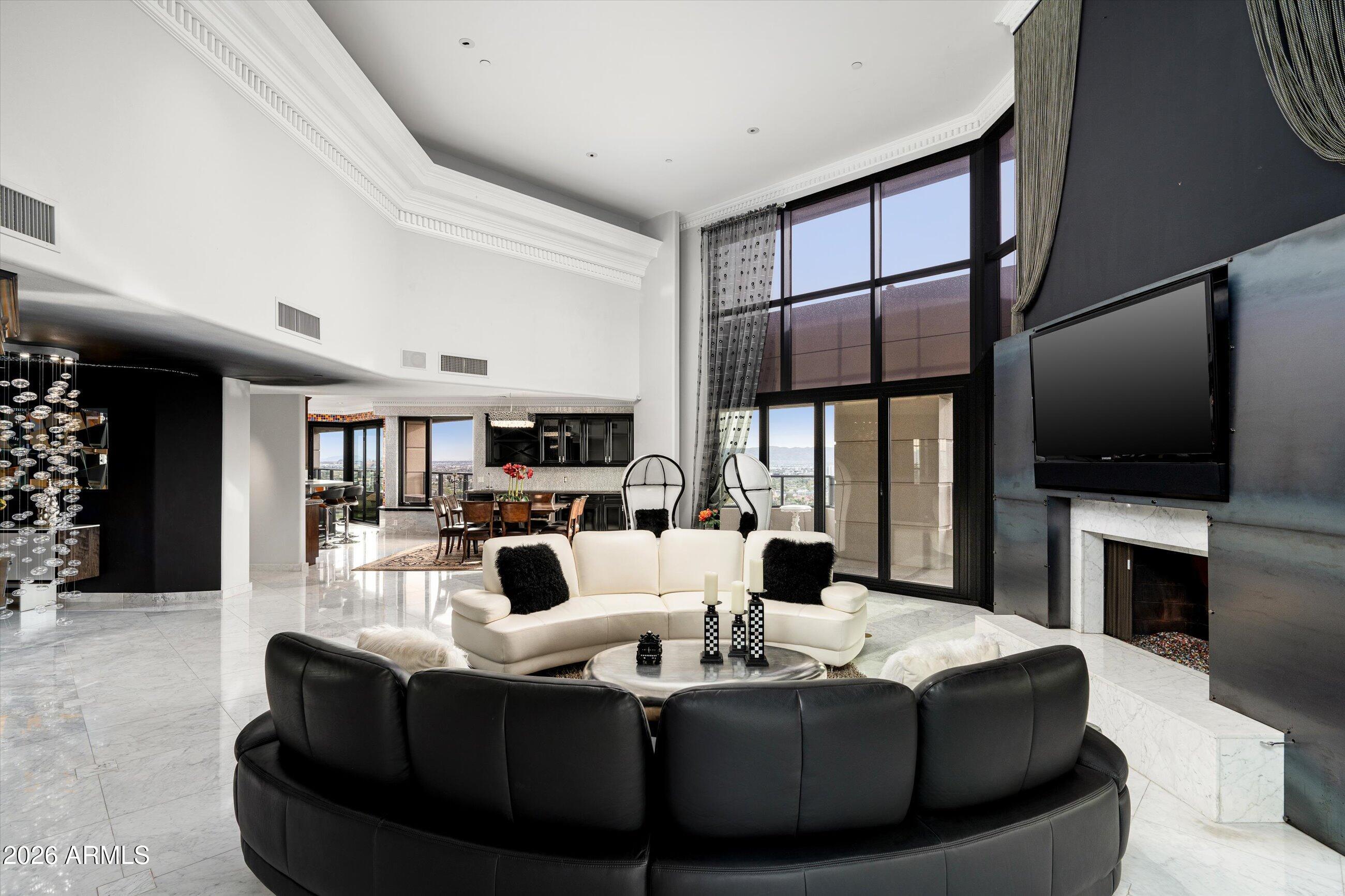 1040 E OSBORN Road 1902