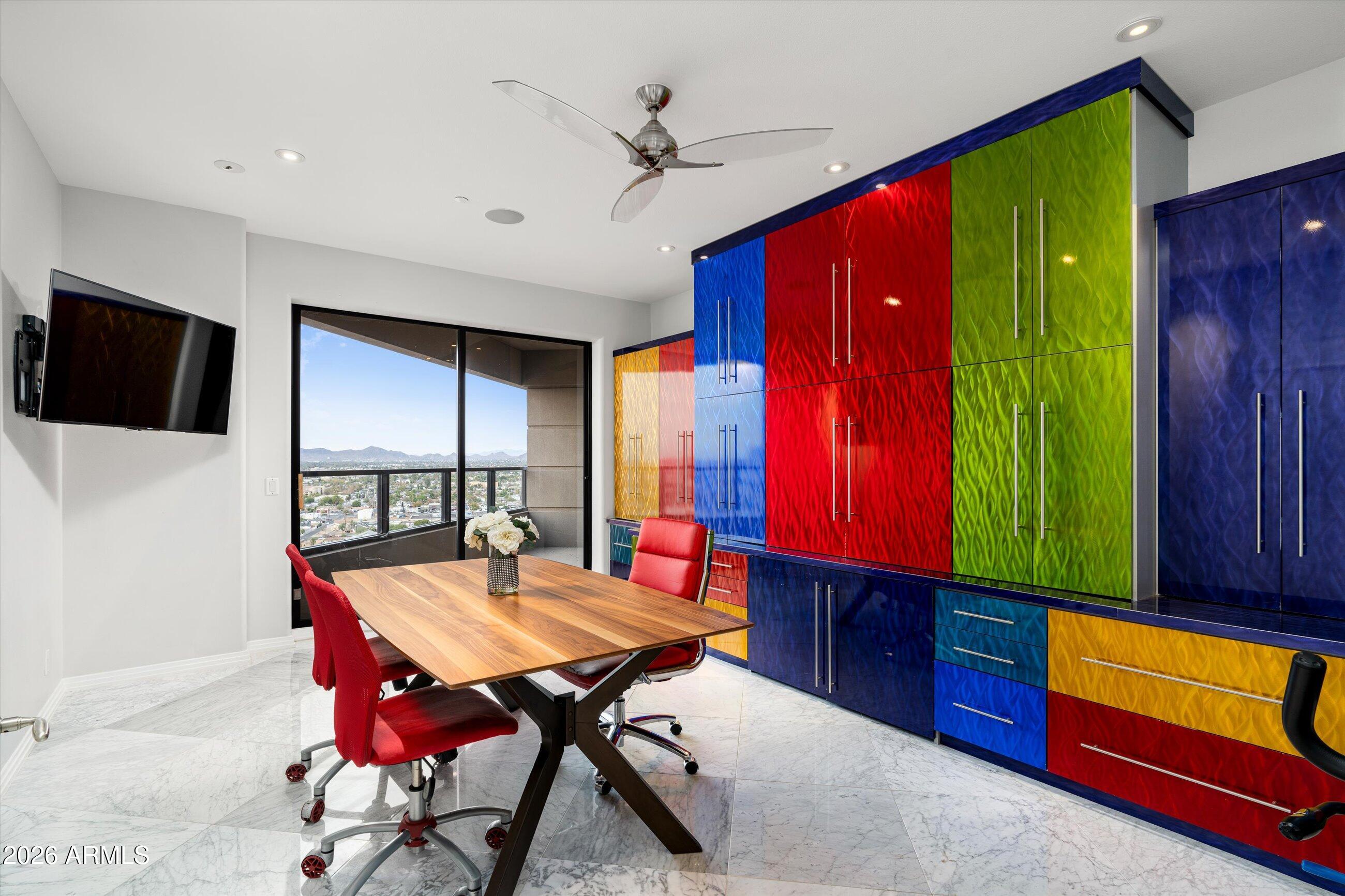 1040 E OSBORN Road 1902