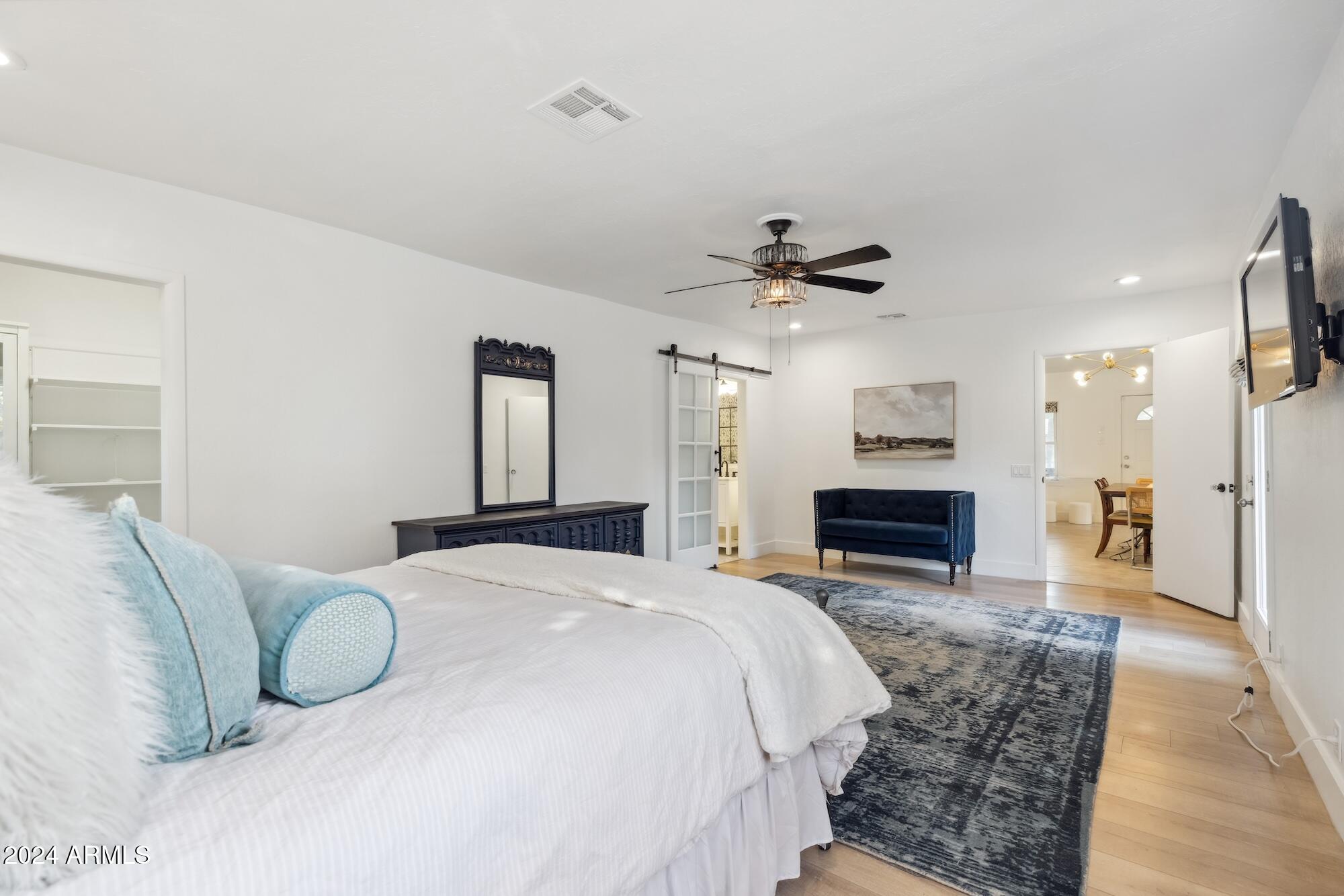 2230 E CLARENDON Avenue