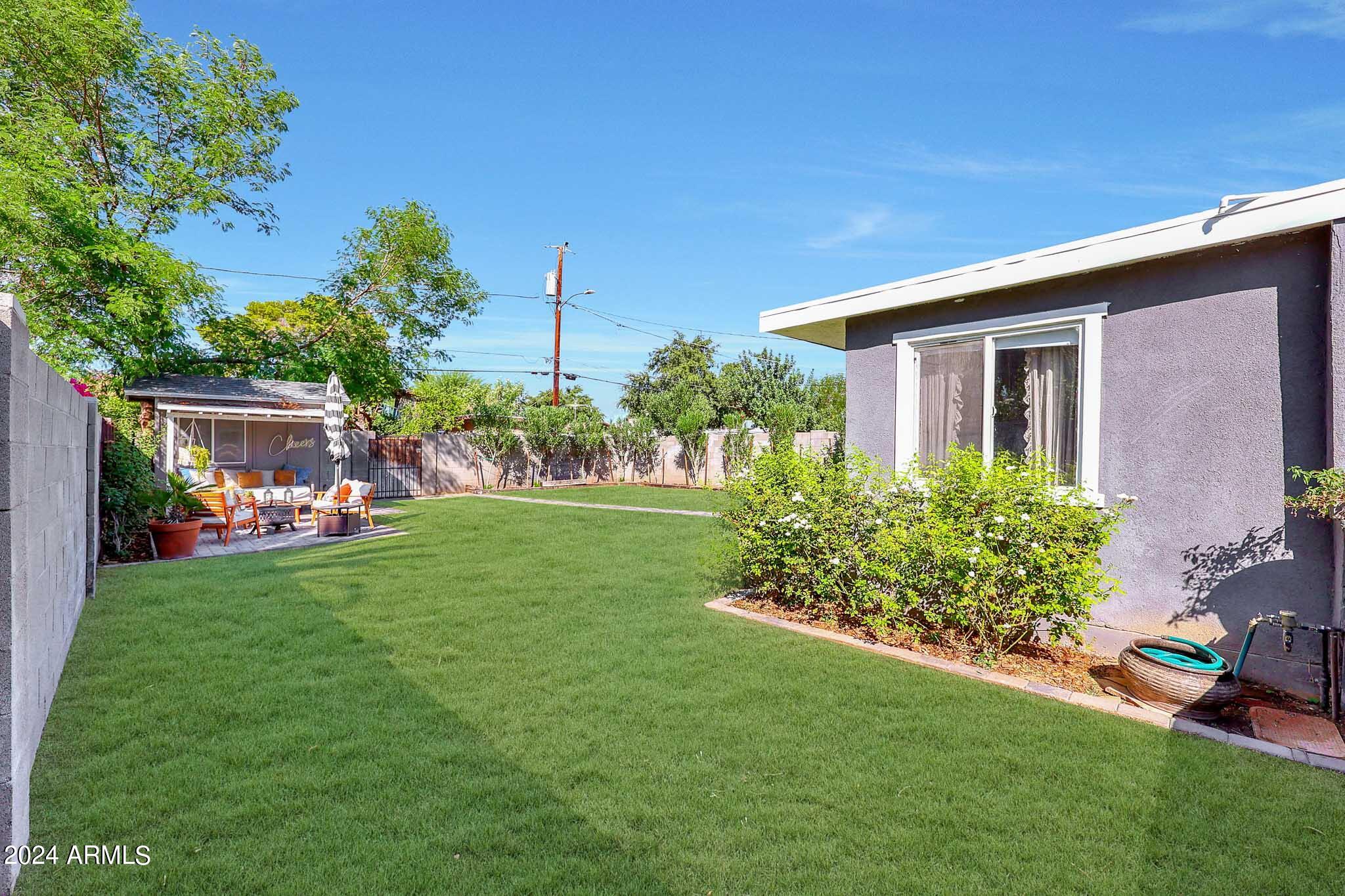 2230 E CLARENDON Avenue