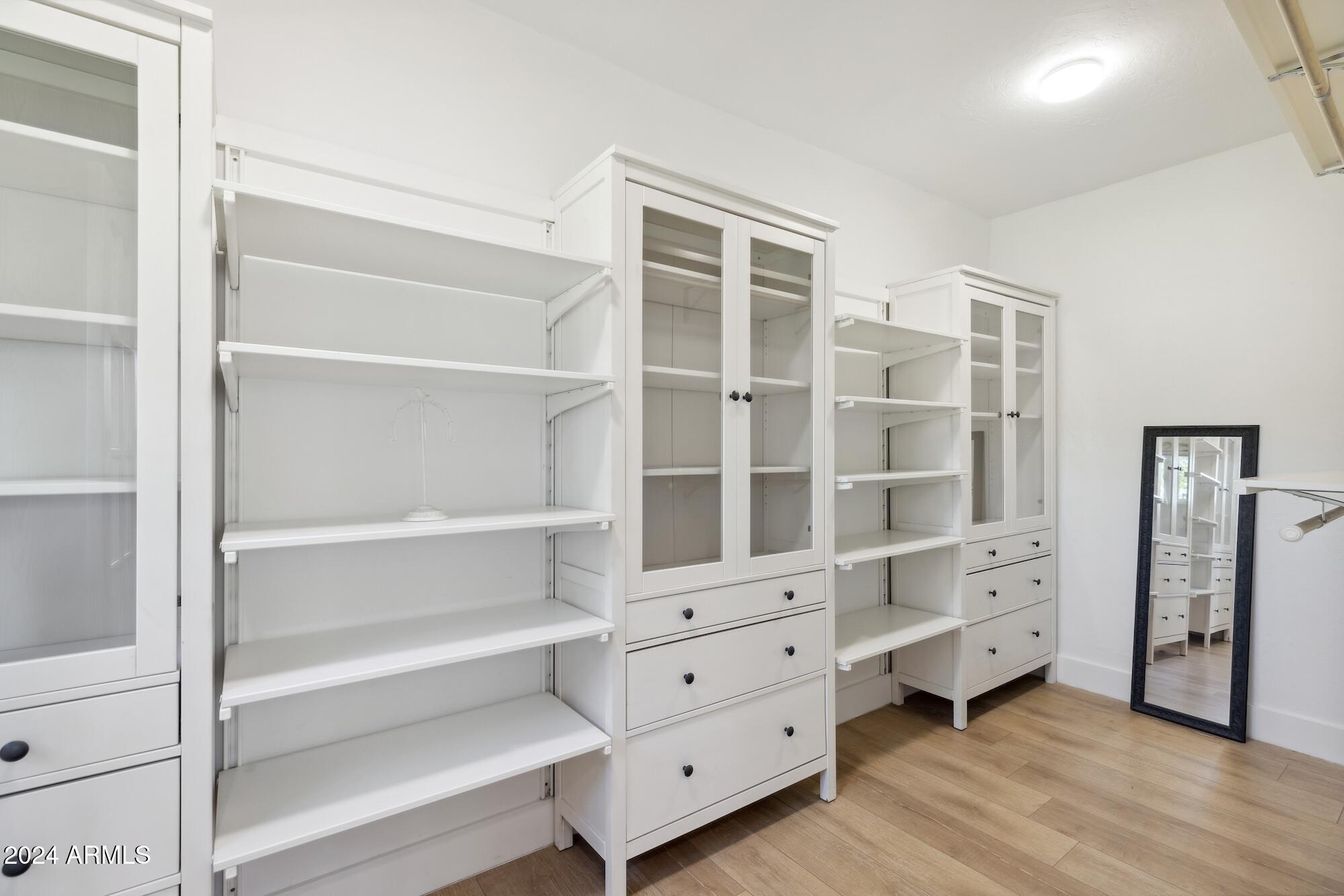 2230 E CLARENDON Avenue