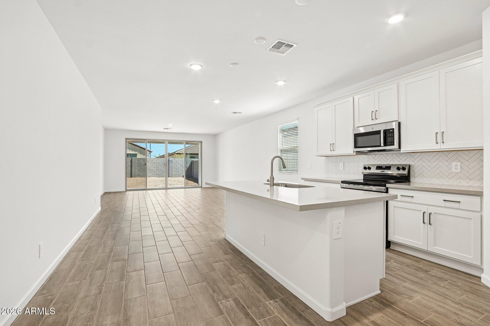 18252 W AVENIDA DEL SOL