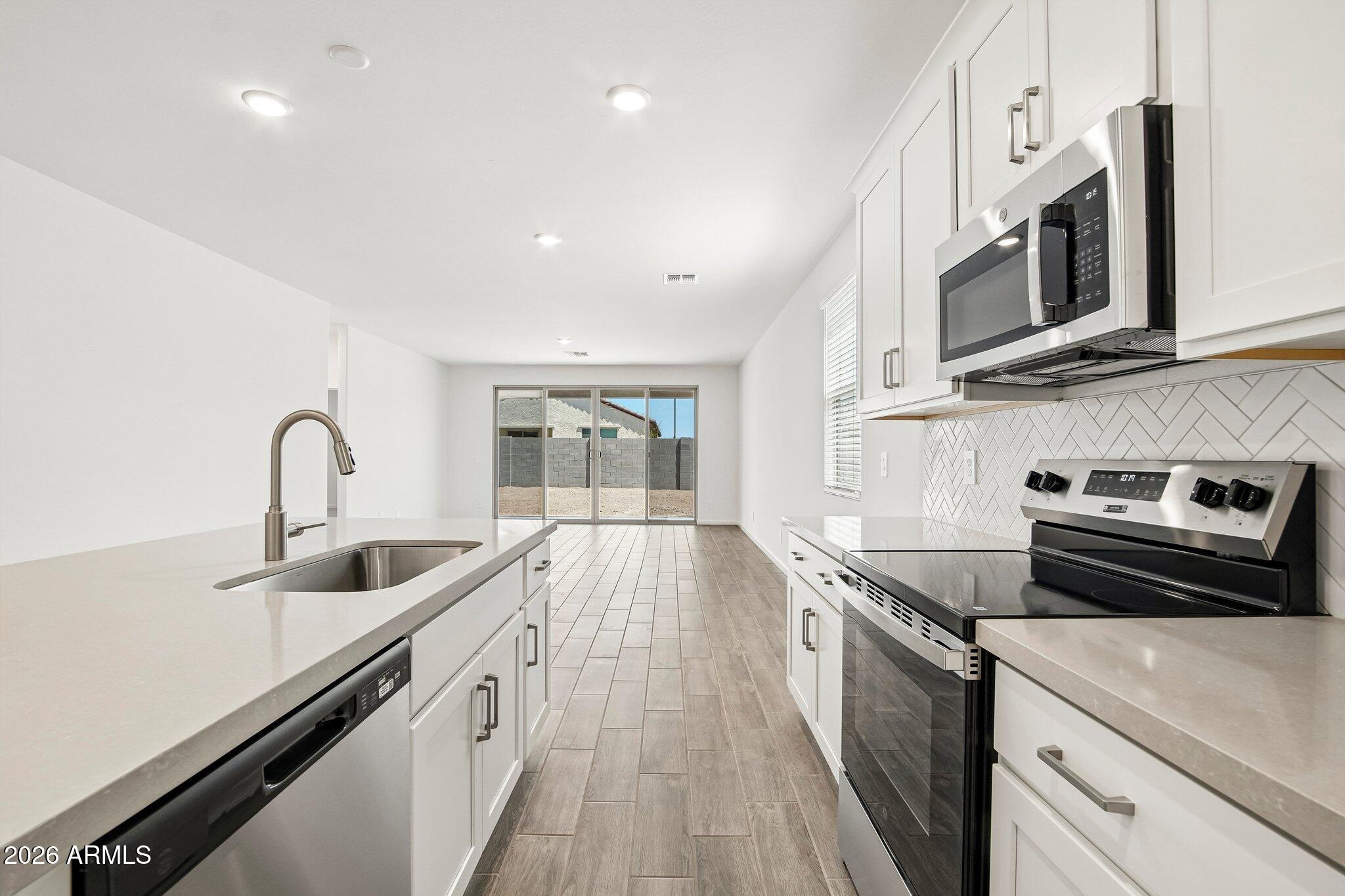18252 W AVENIDA DEL SOL