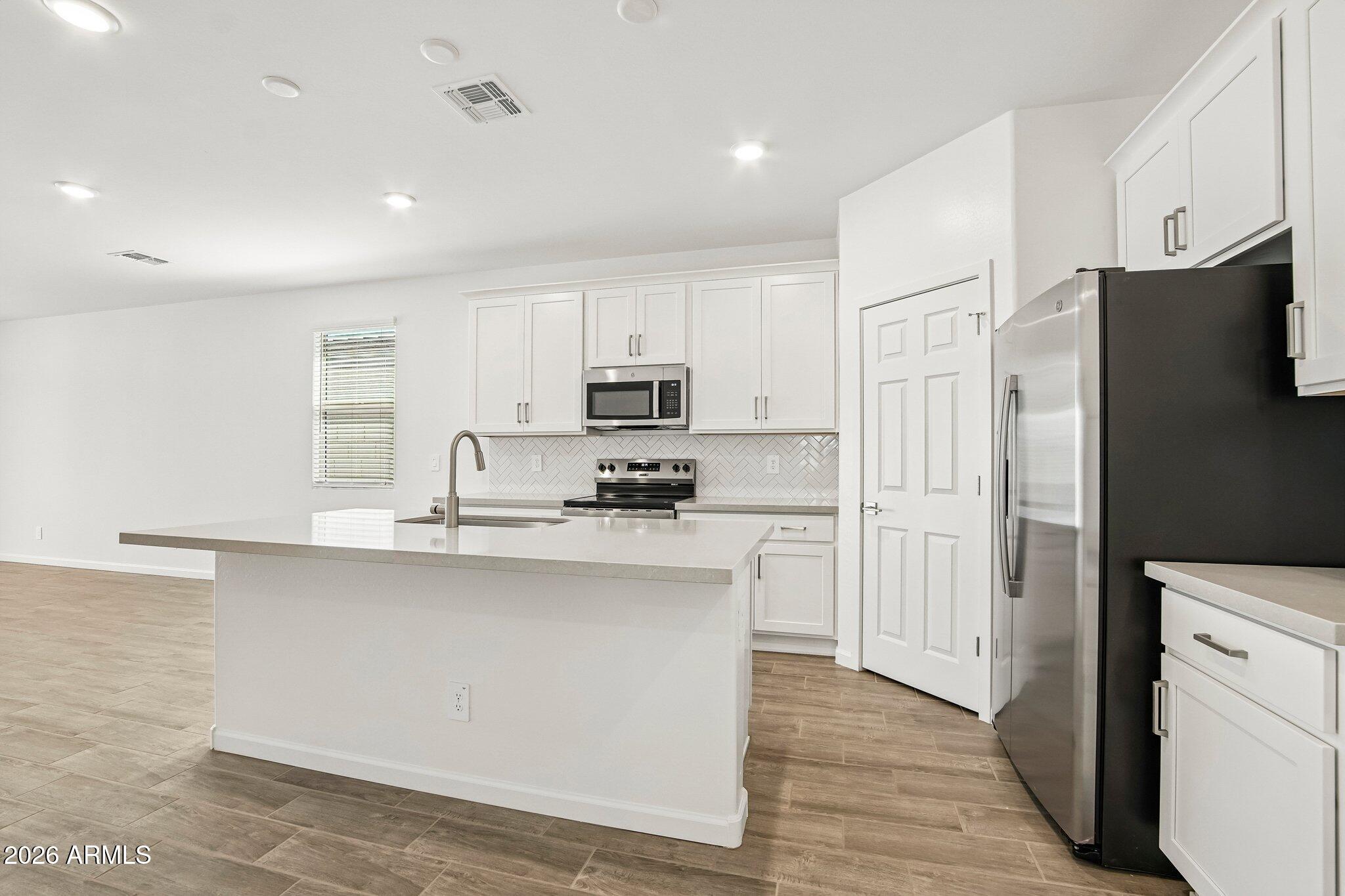 18252 W AVENIDA DEL SOL