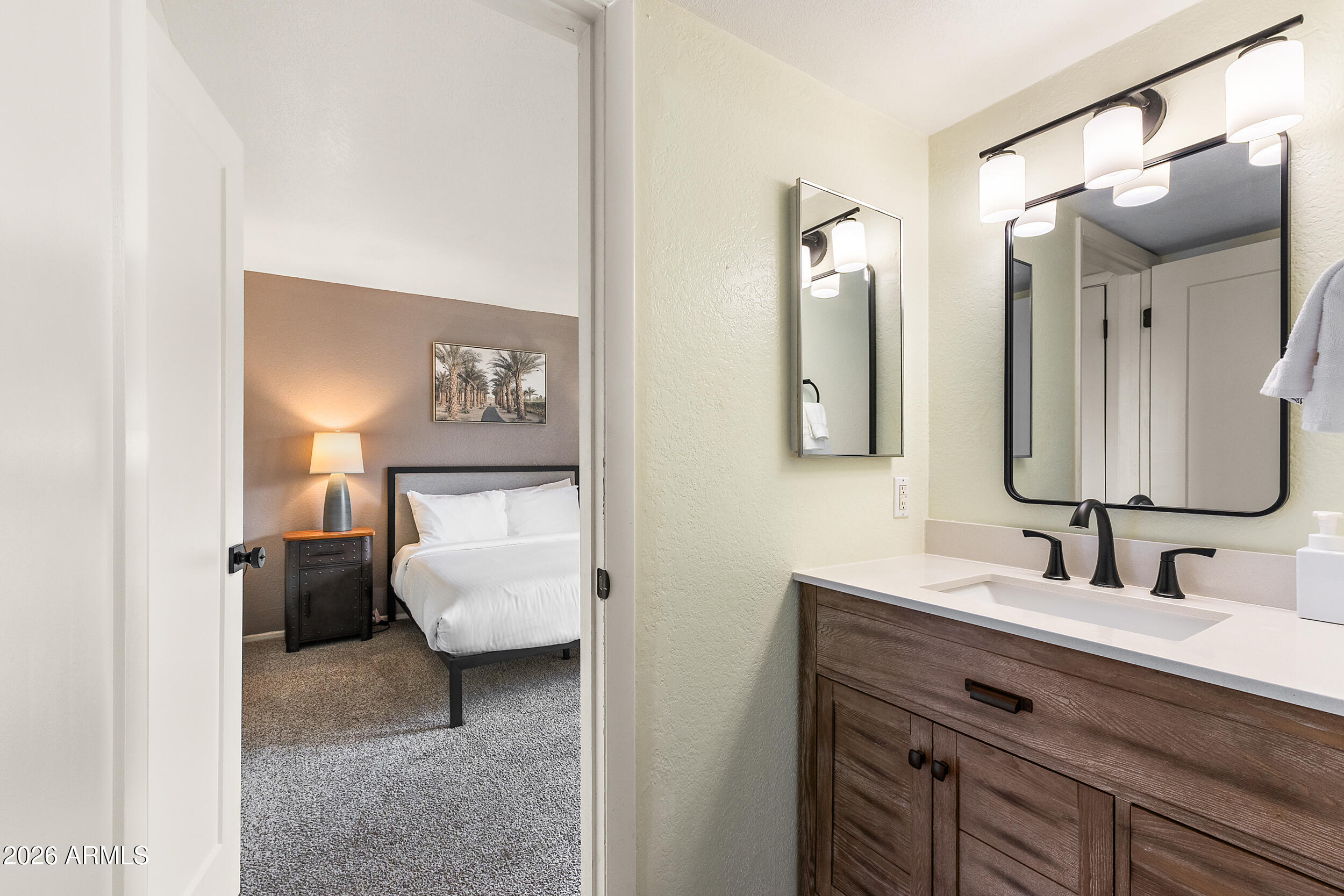 7858 E GLENROSA Avenue