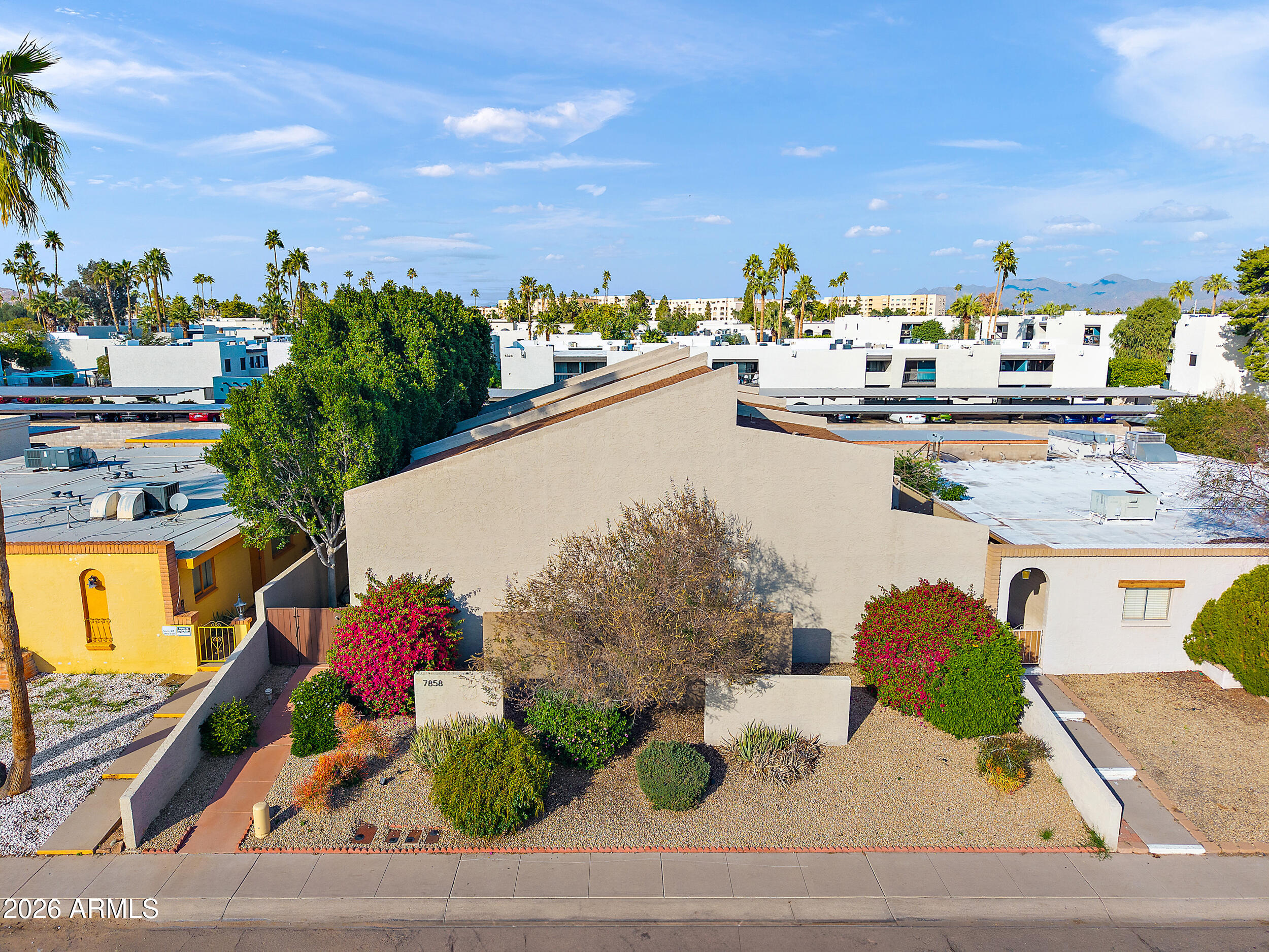 7858 E GLENROSA Avenue