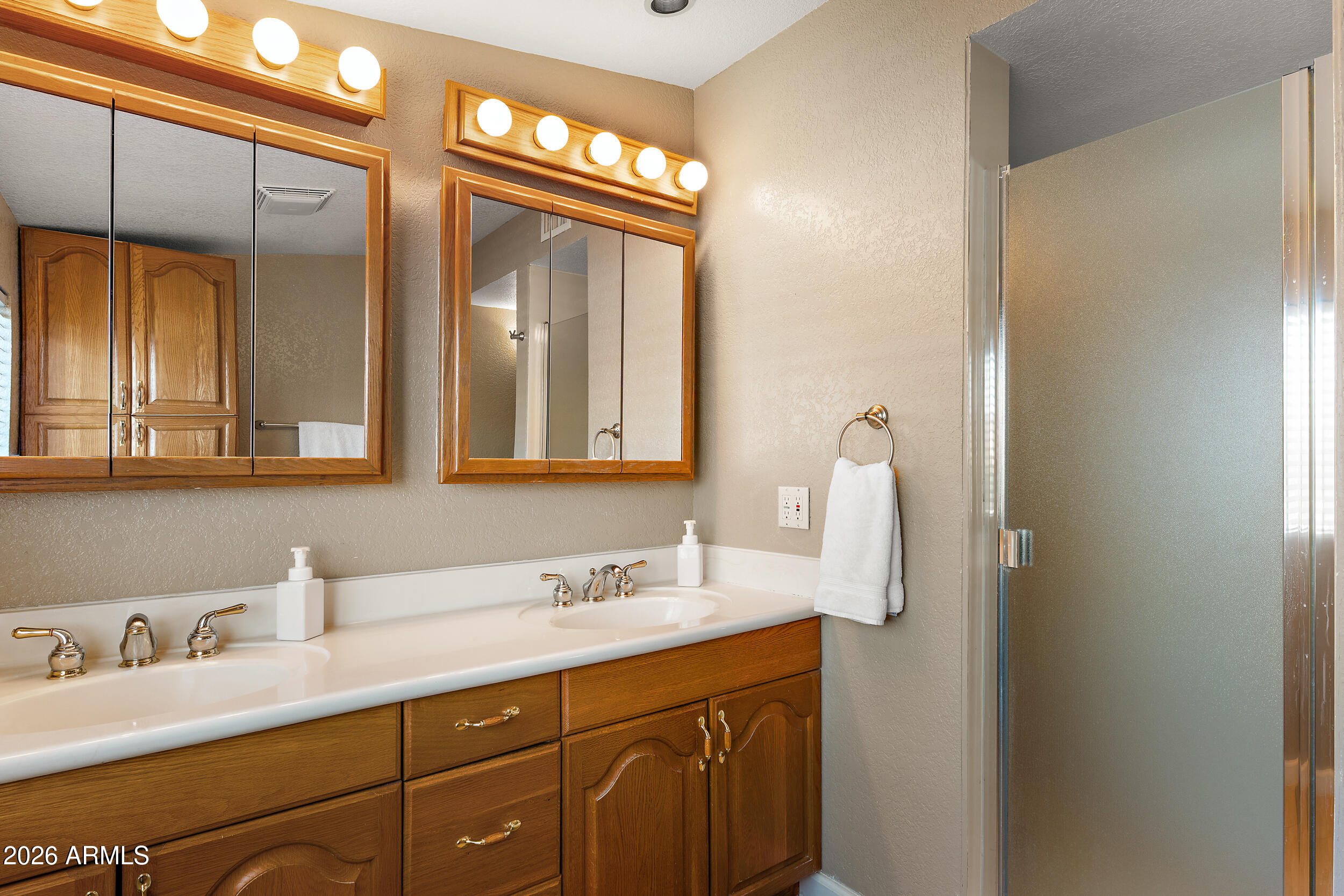 7858 E GLENROSA Avenue