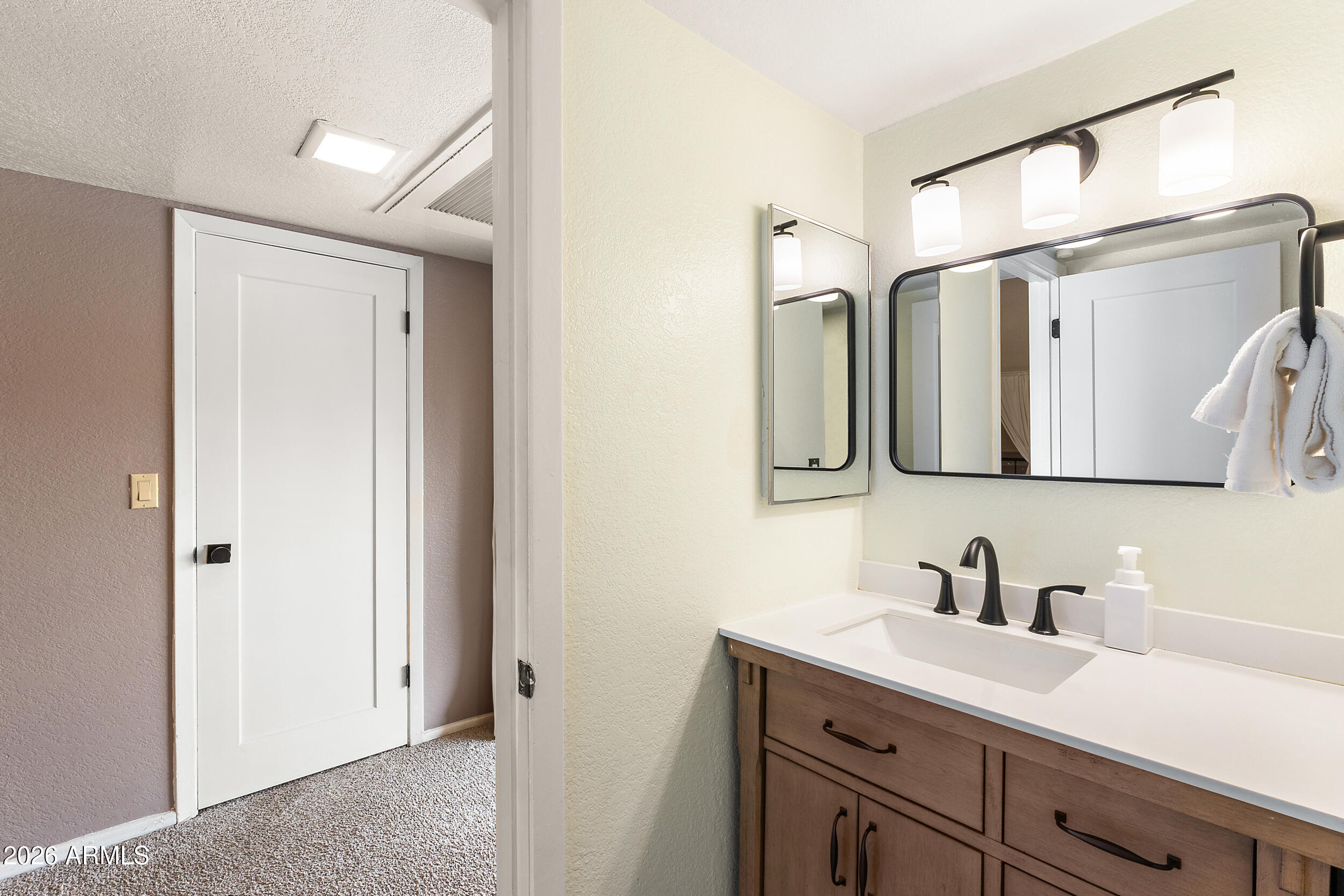 7858 E GLENROSA Avenue