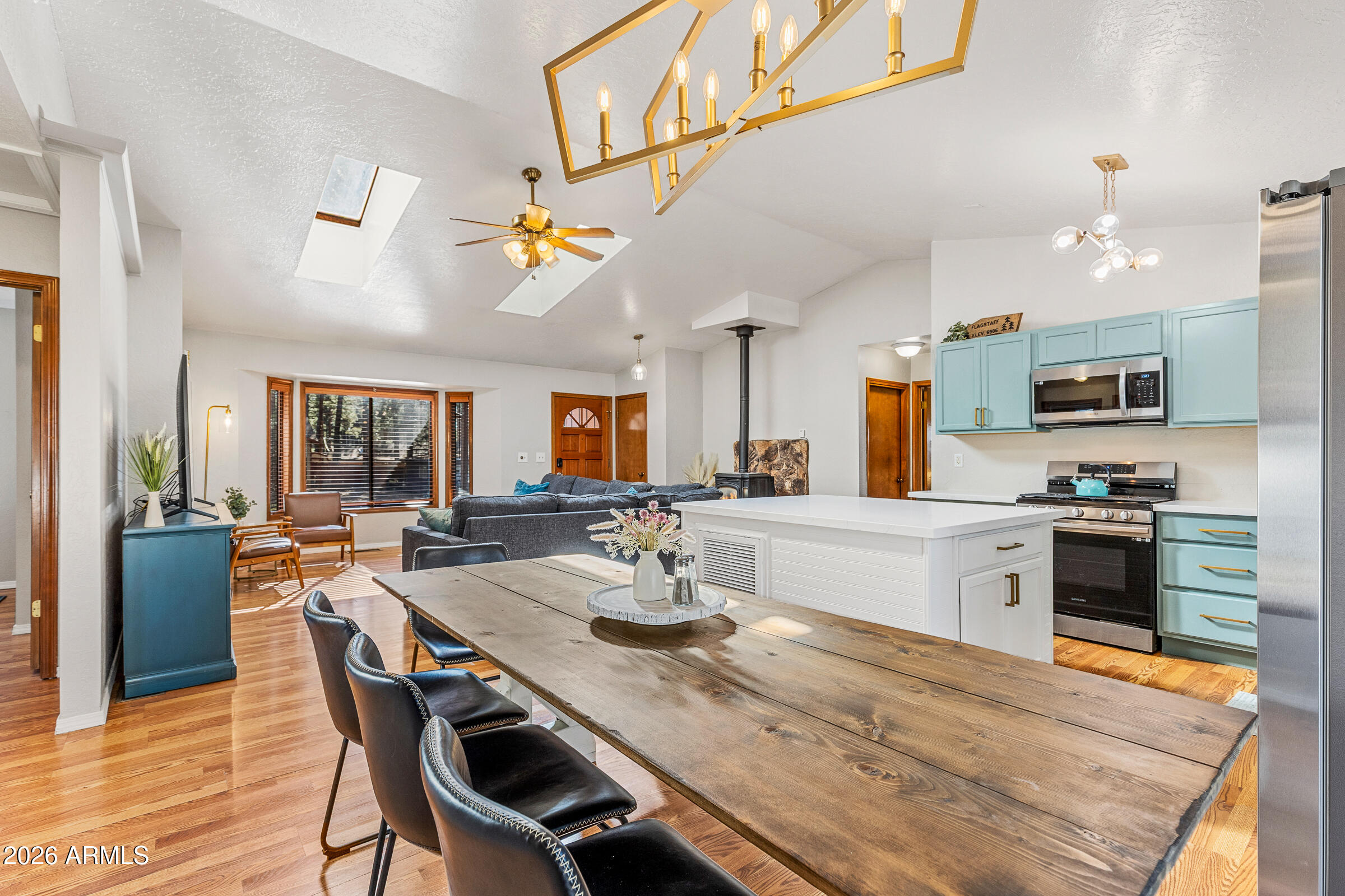 3008 HOTEVILLA Trail