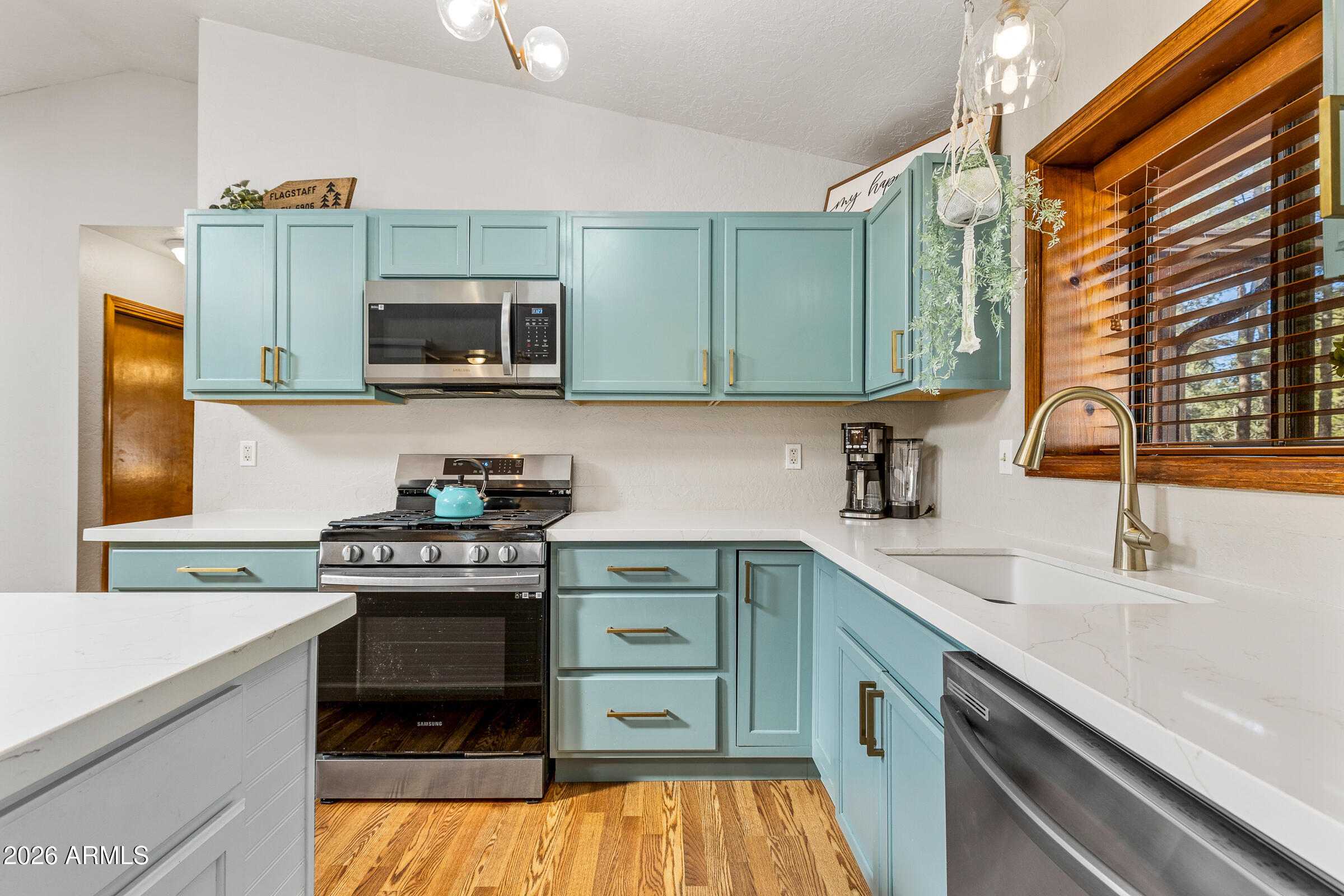 3008 HOTEVILLA Trail