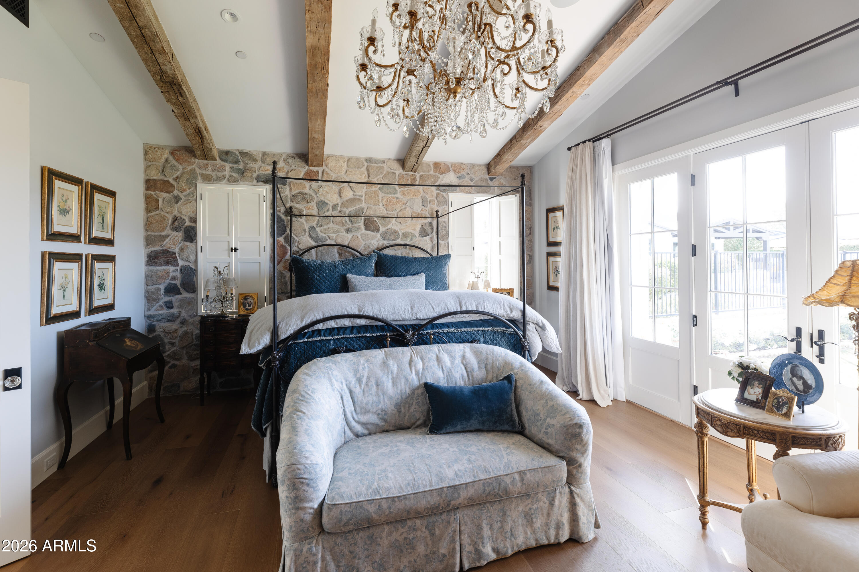 5635 E LINCOLN Drive 60