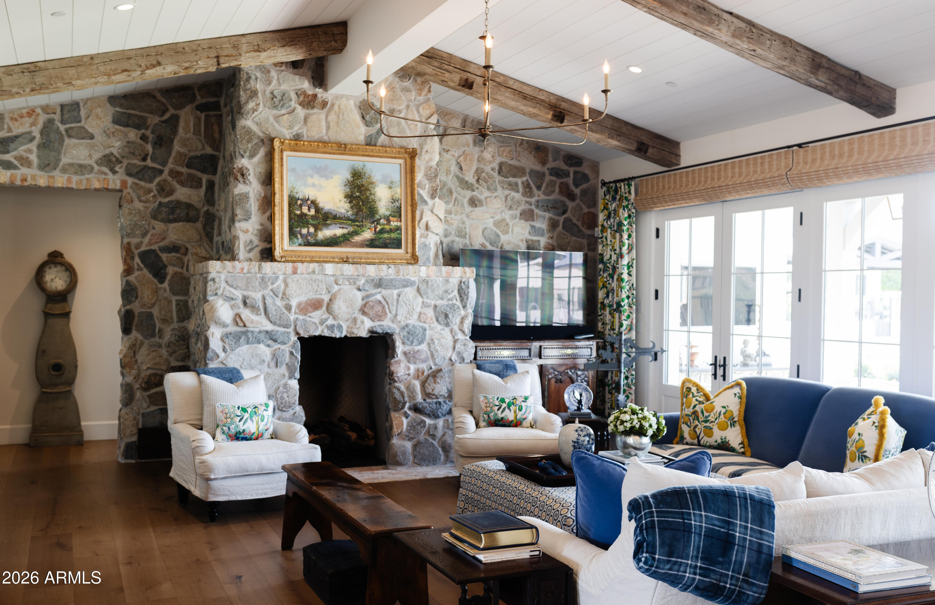 5635 E LINCOLN Drive 60