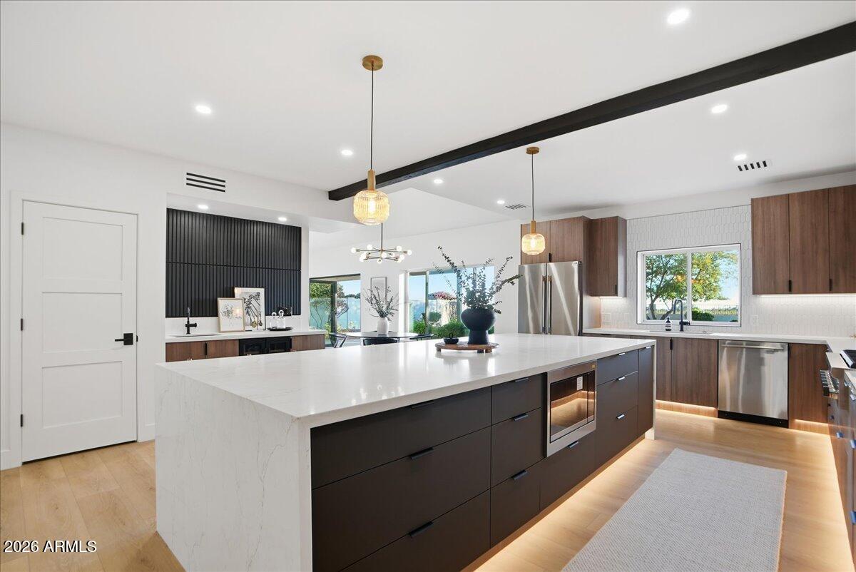 10555 E BELLA VISTA Drive