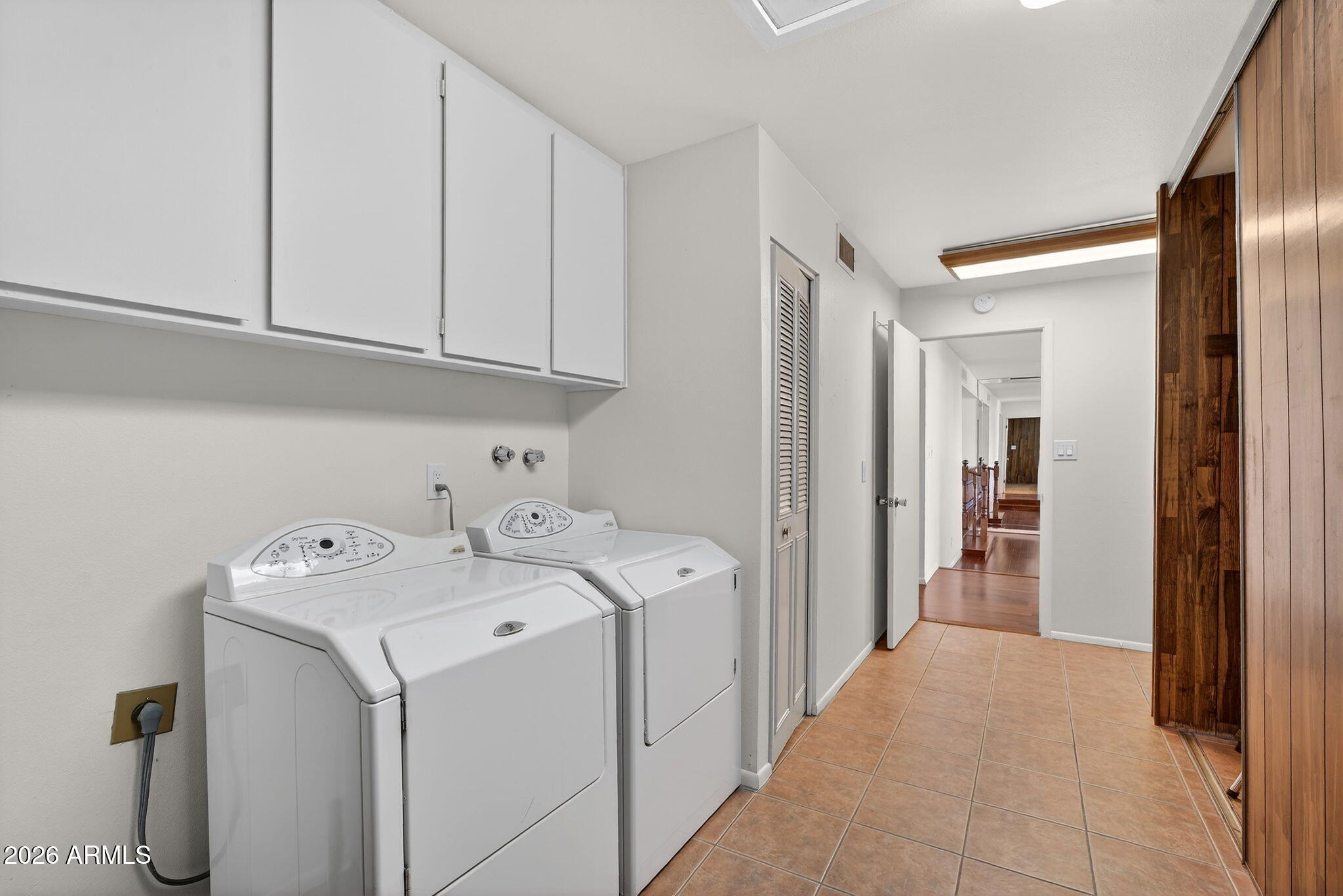 1725 E LA JOLLA Drive