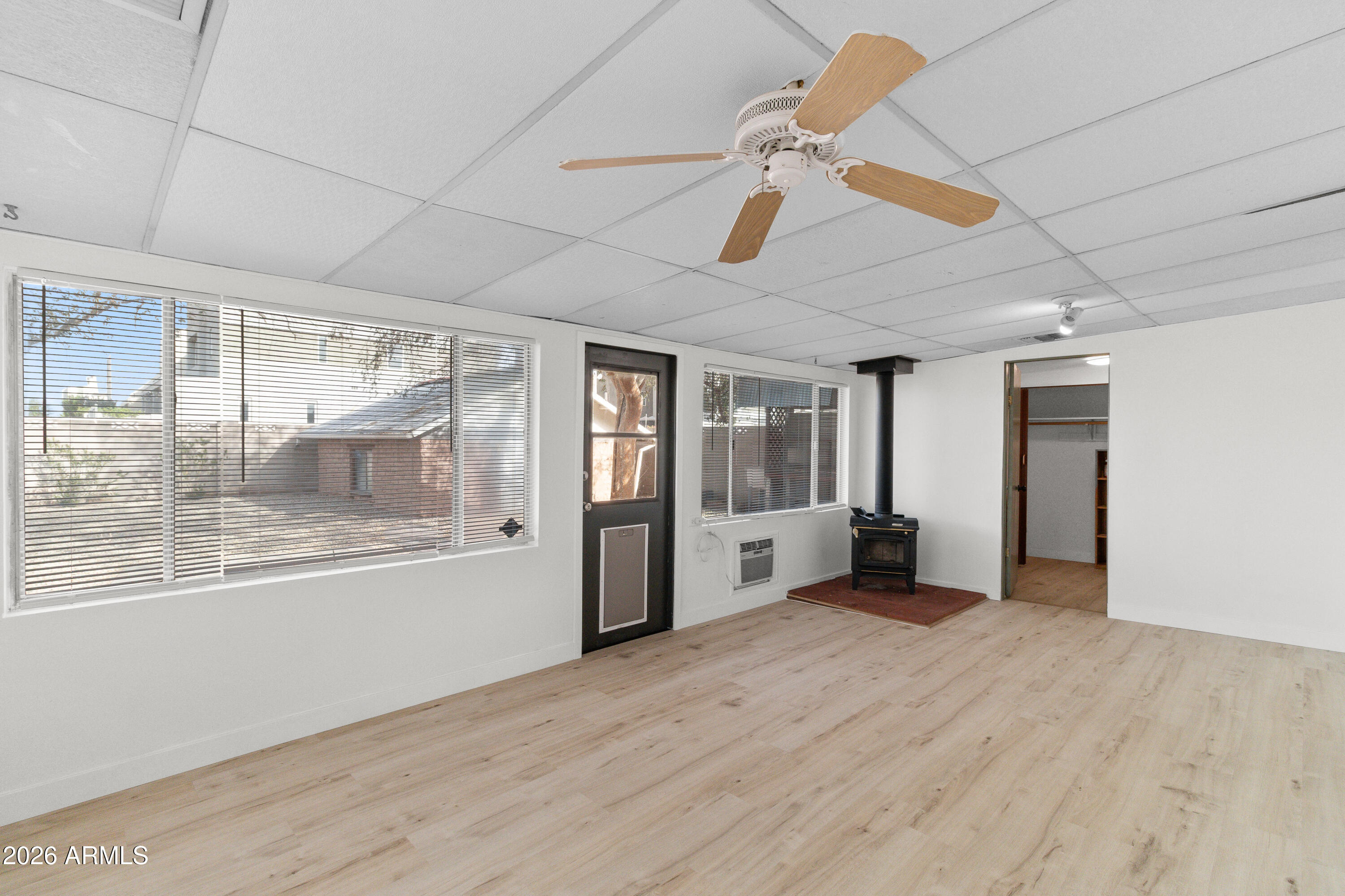 6802 E LOMA LAND Drive