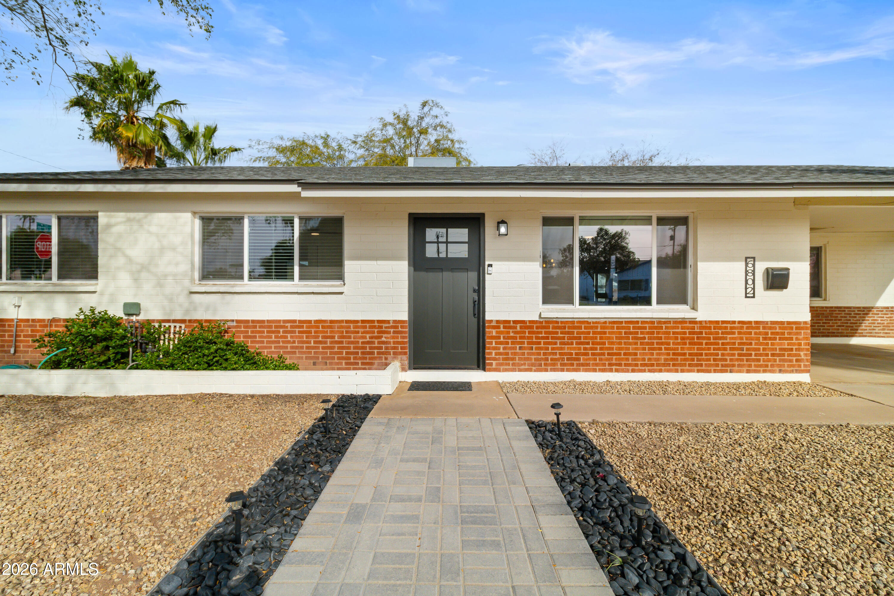 6802 E LOMA LAND Drive