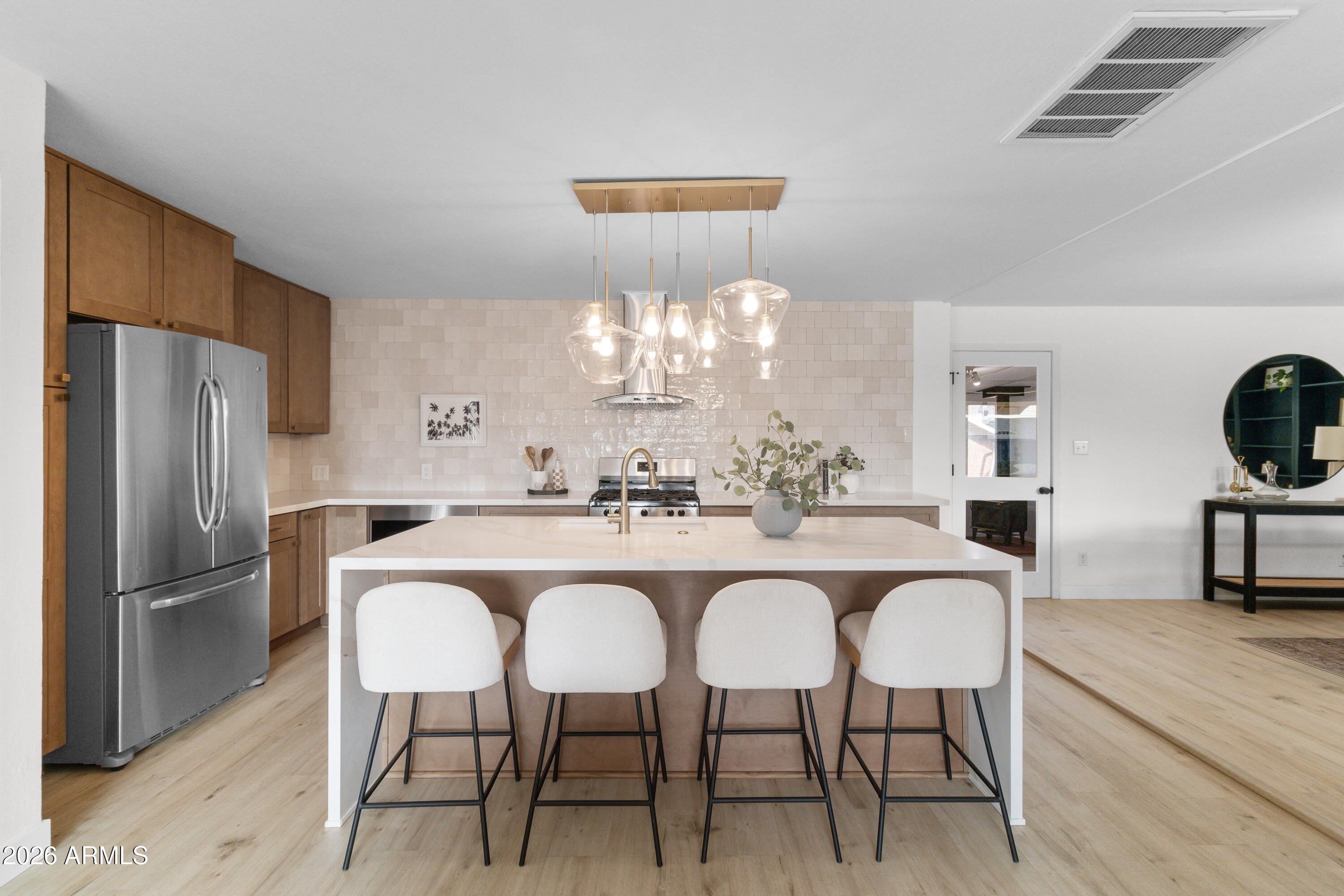 6802 E LOMA LAND Drive