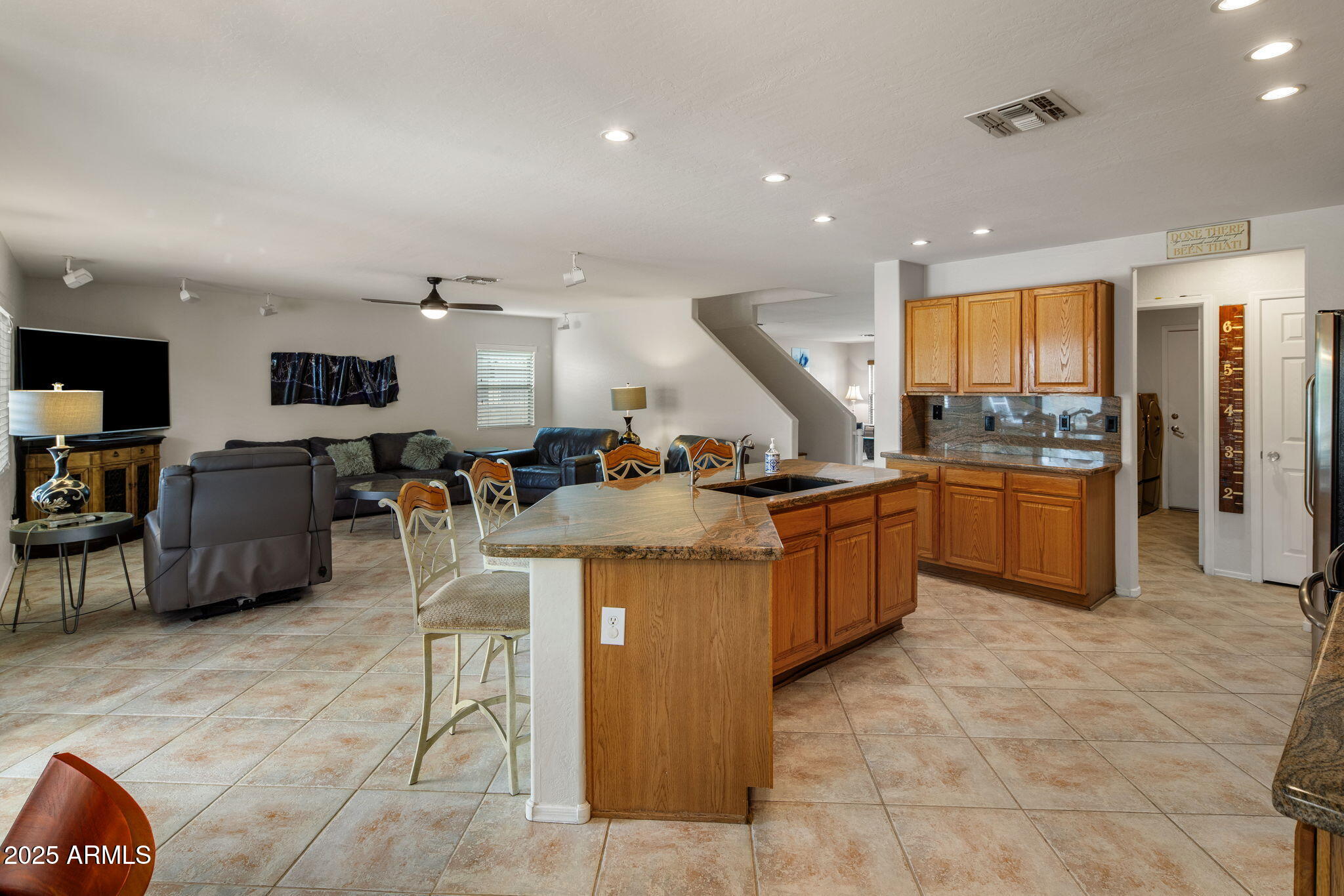 2120 E VISTA BONITA Drive