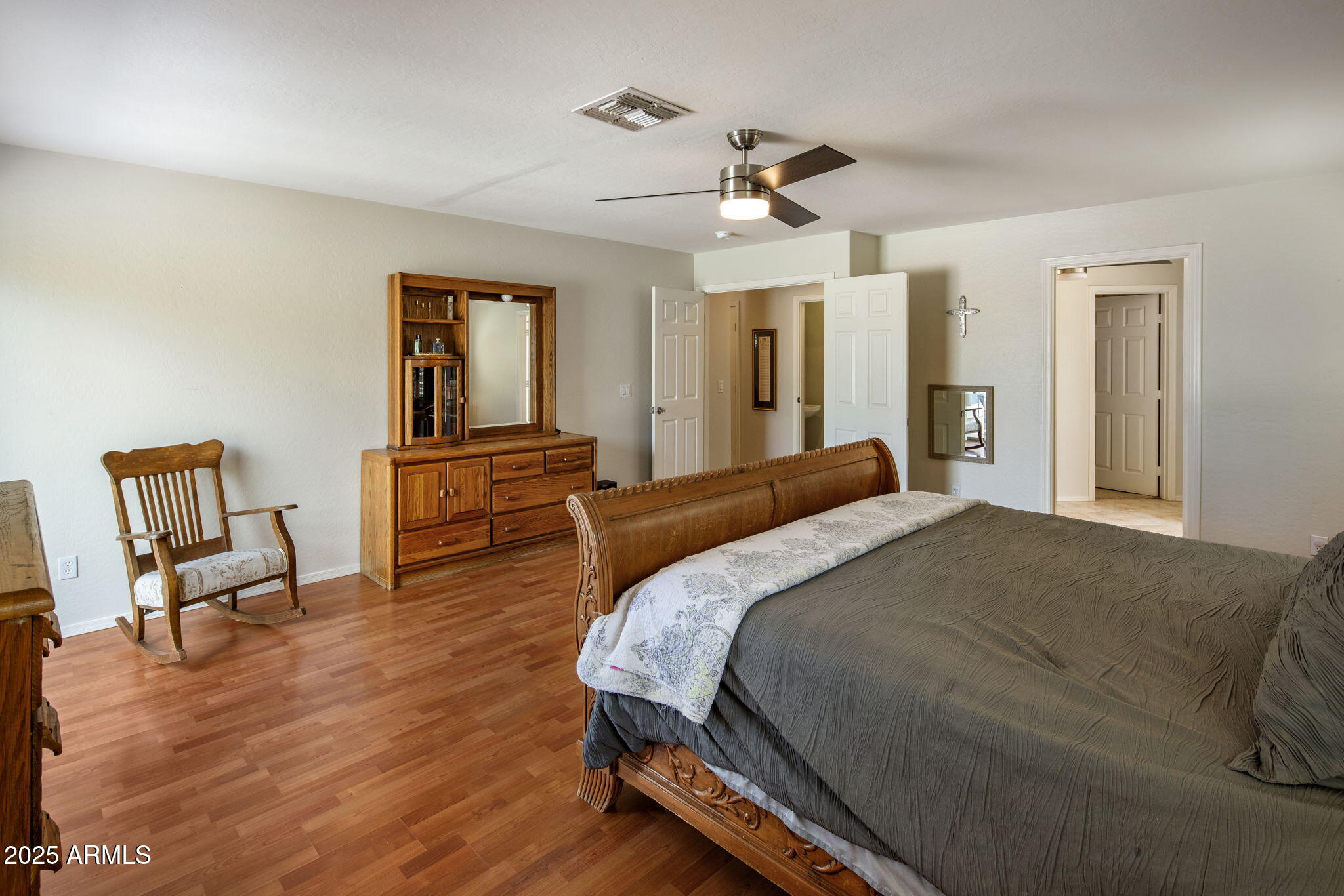 2120 E VISTA BONITA Drive