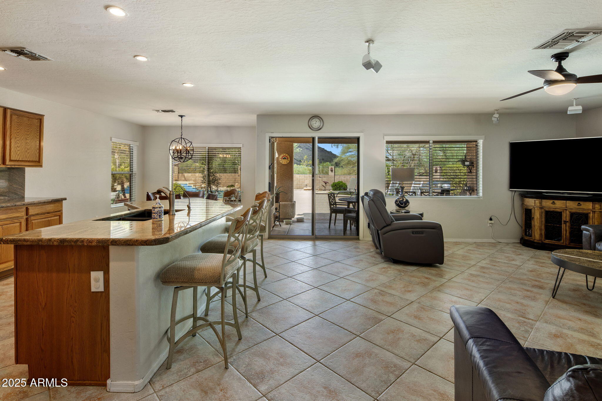 2120 E VISTA BONITA Drive