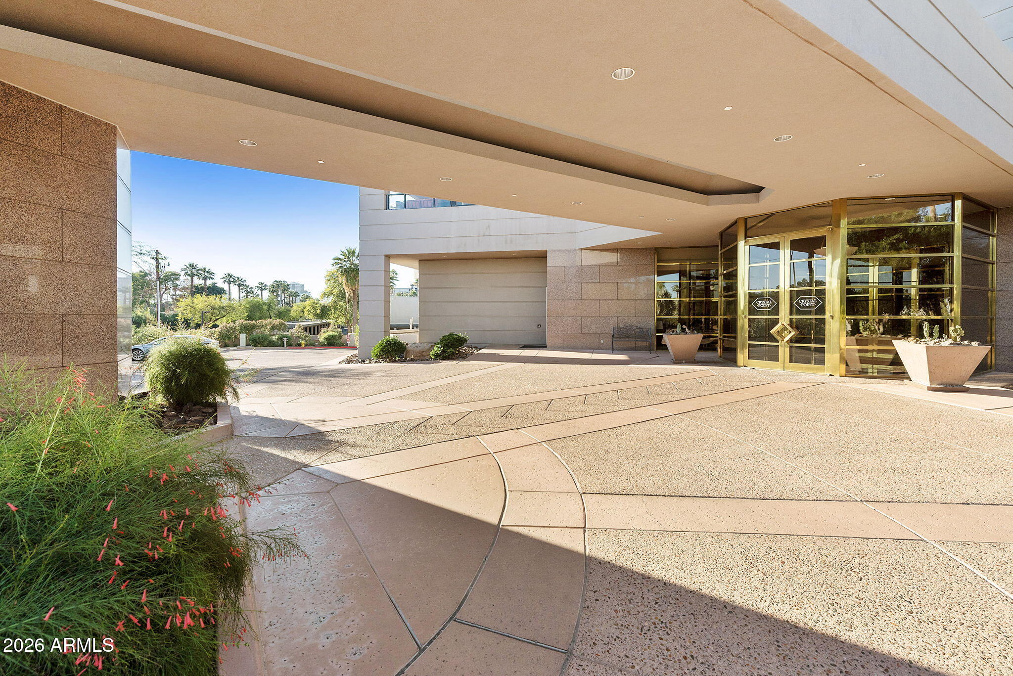 1040 E OSBORN Road 601