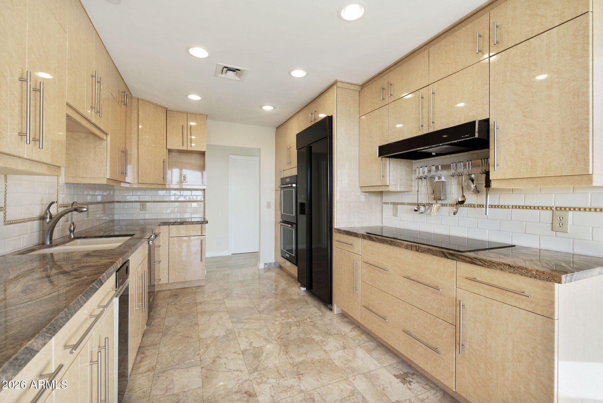 1040 E OSBORN Road 601