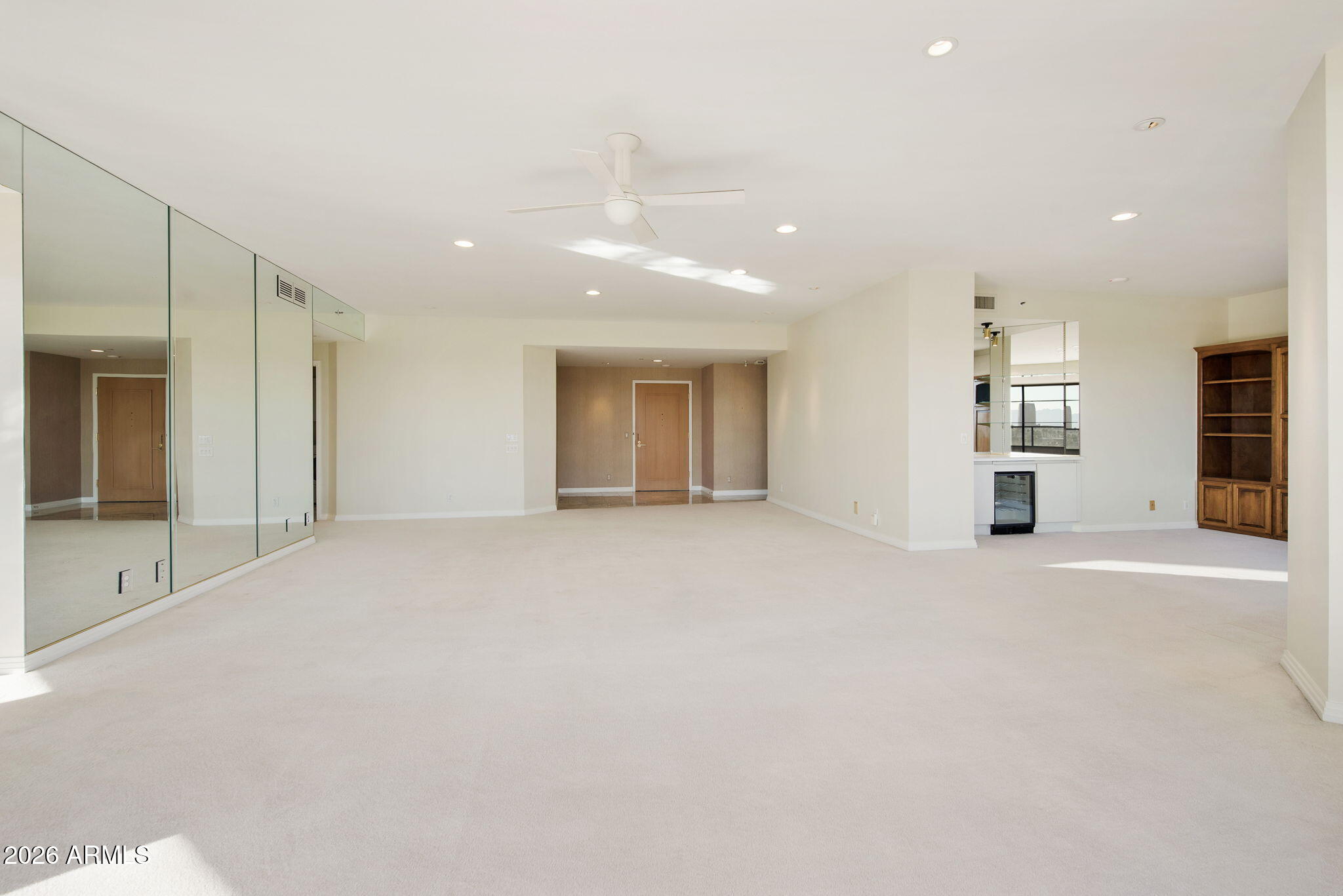 1040 E OSBORN Road 601