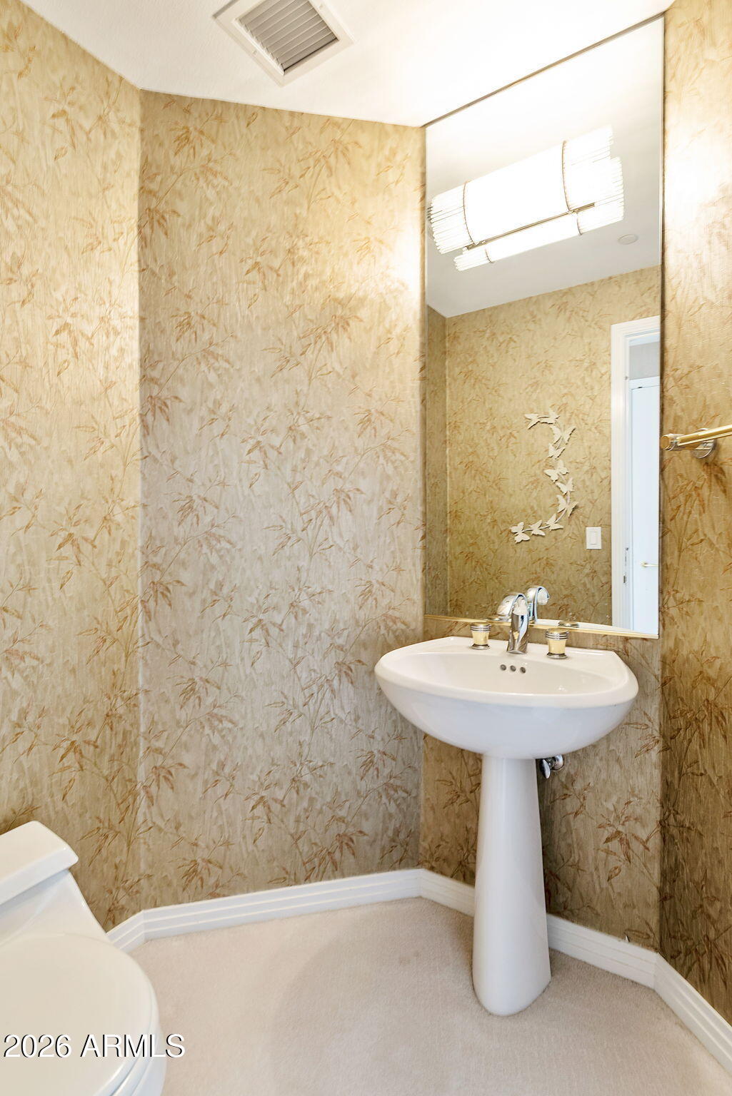 1040 E OSBORN Road 601