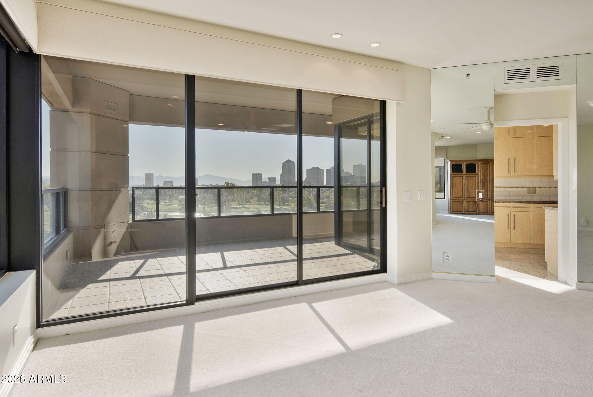 1040 E OSBORN Road 601