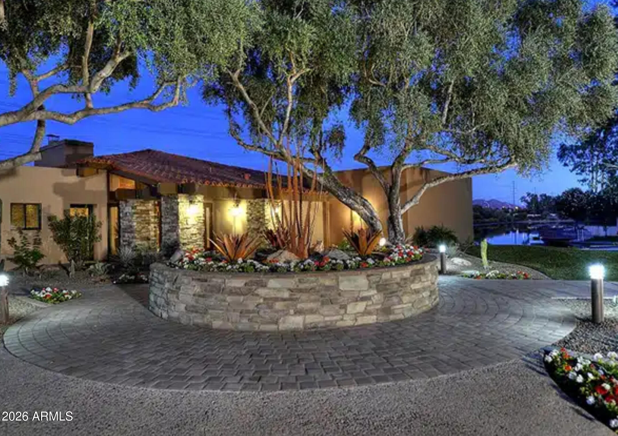 10115 E MOUNTAIN VIEW Road 2106