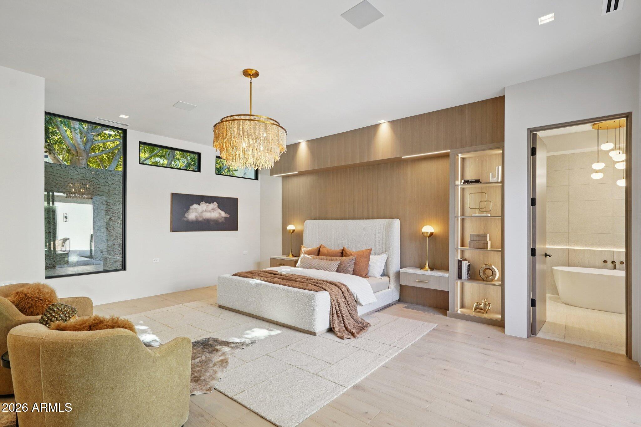 5761 N ECHO CANYON Circle