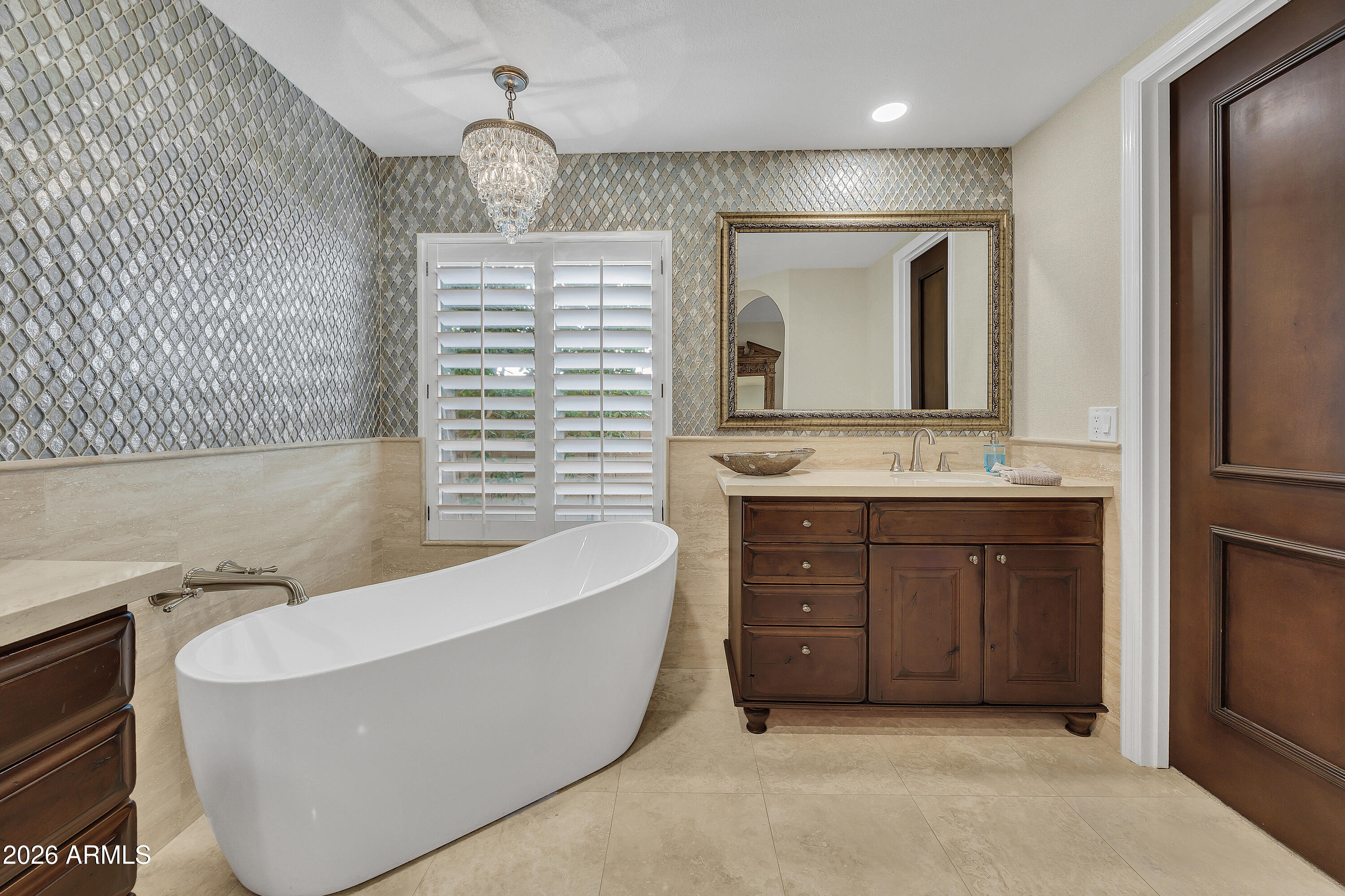 3118 E MARYLAND Avenue