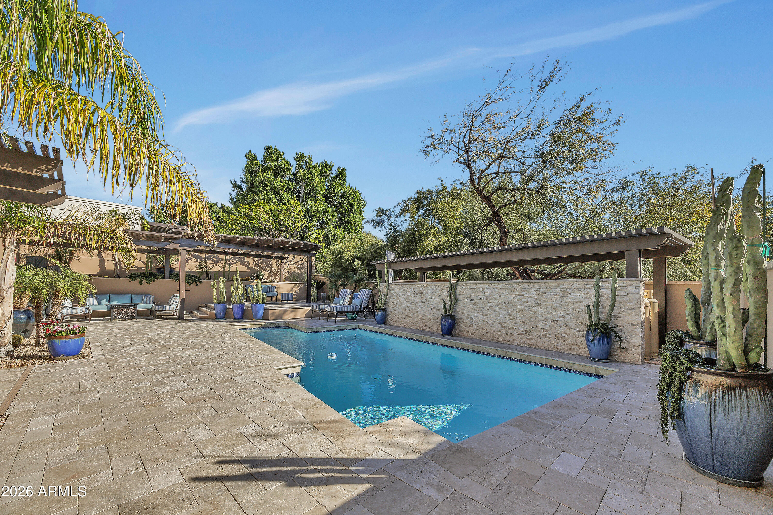 3118 E MARYLAND Avenue