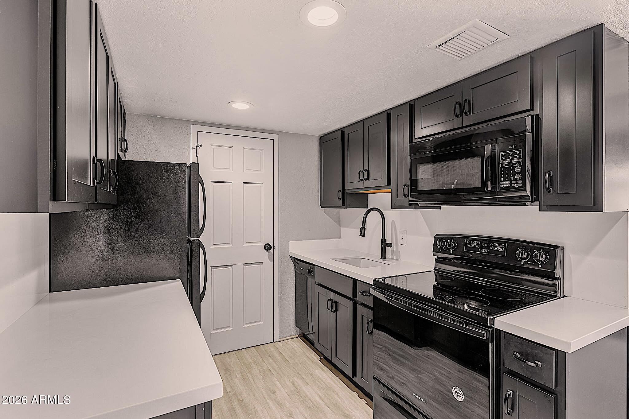 805 N 4TH Avenue 609